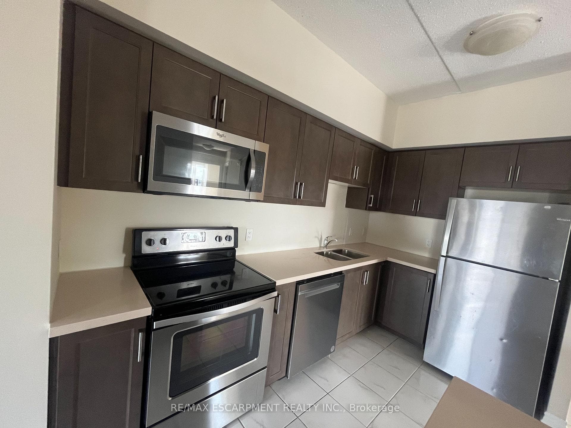 640 Sauve Street Unit 502 photo 4