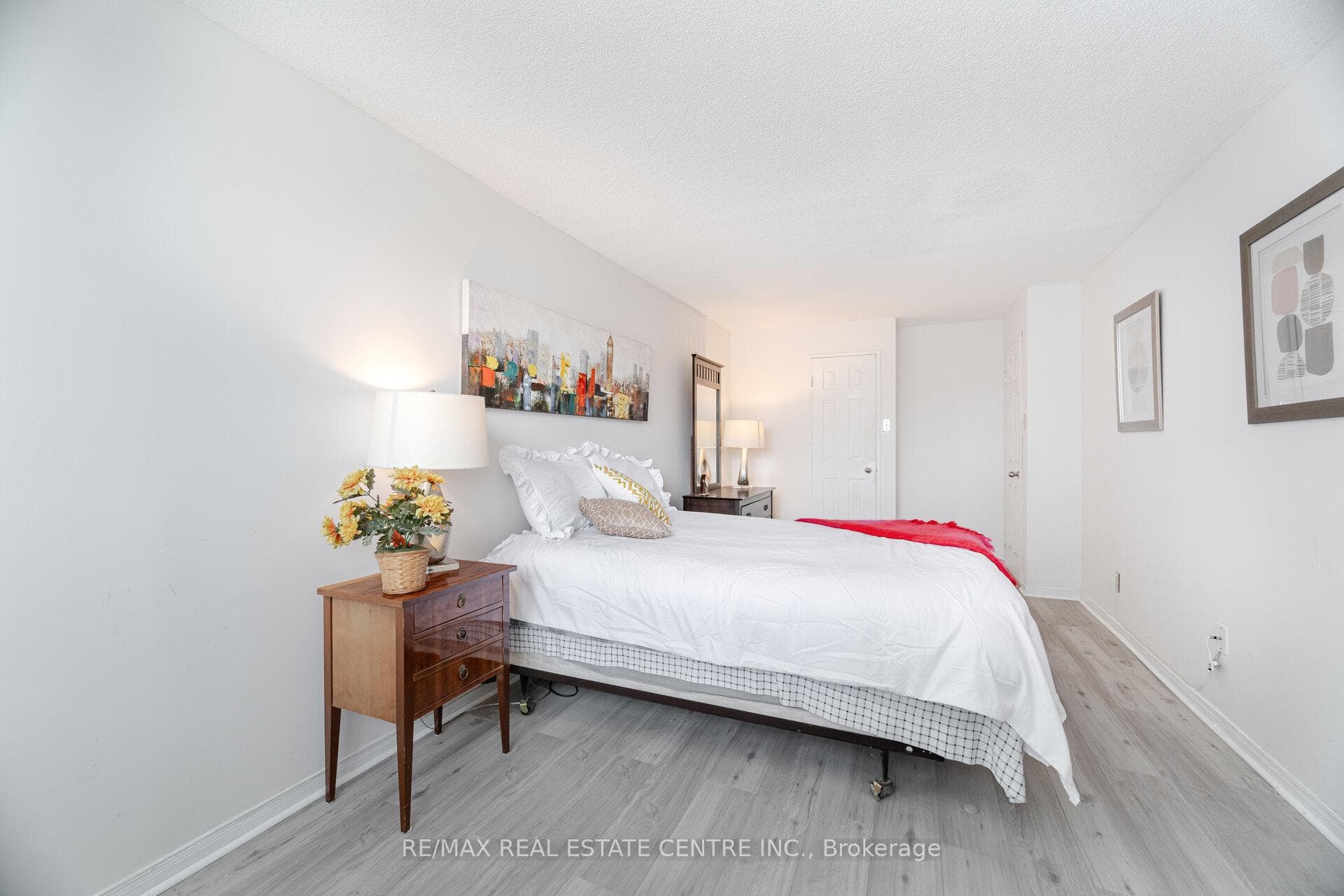 1111 Bough Beeches Boulevard Unit 103 photo 25