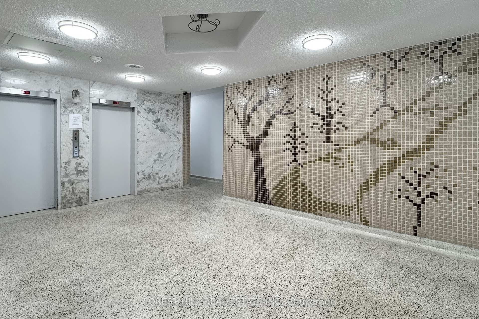 15 London Green Court Unit 308 photo 9