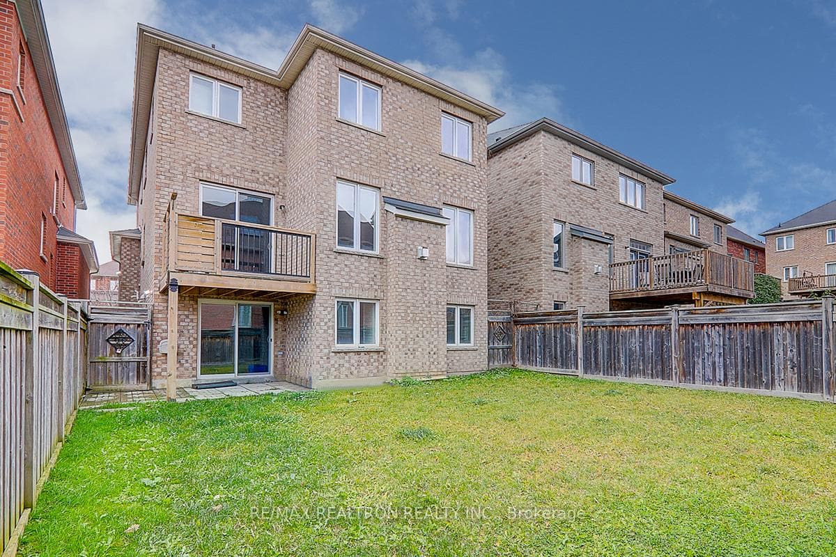34 Magdalan Crescent Unit Lower photo 2