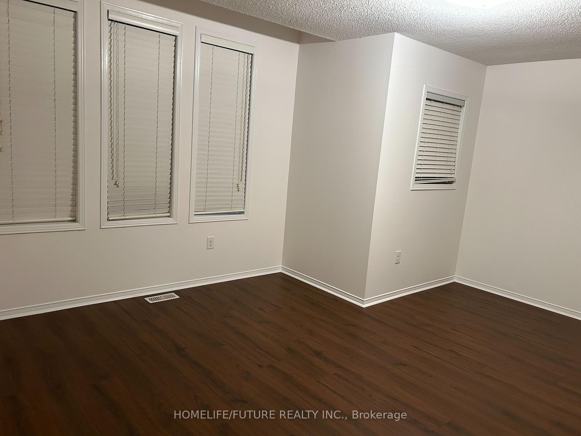 49 Malthouse Crescent photo 13