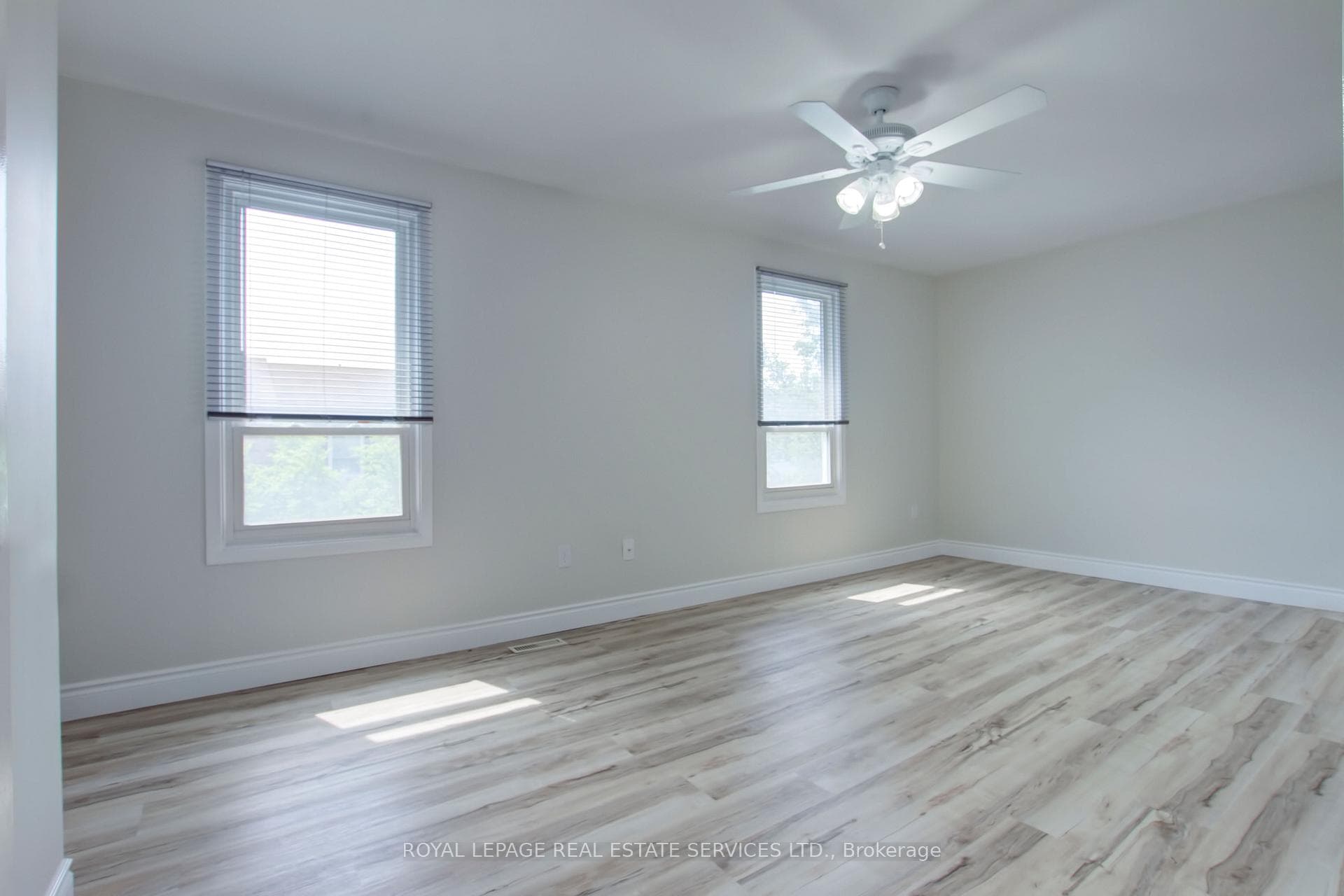 5475 Lakeshore Road Unit 37 photo 20
