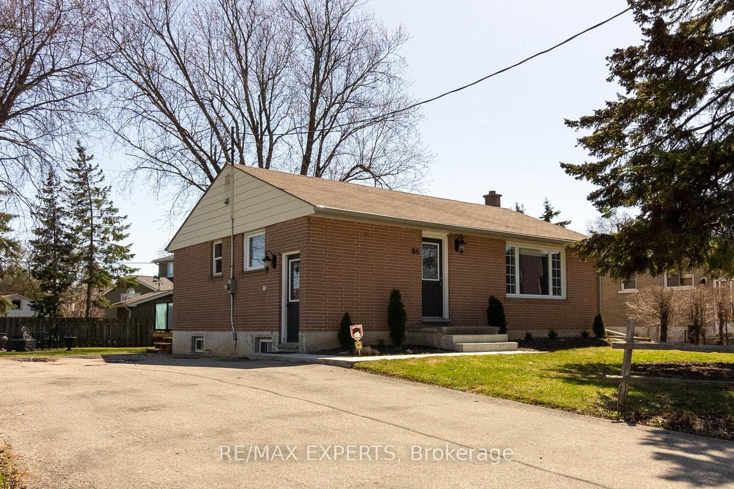 86 Ellwood Drive photo 1