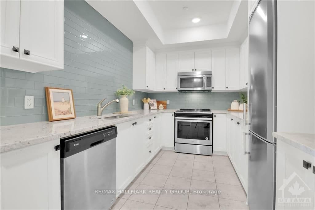 615 LONGFIELDS Drive Unit 302 photo 7