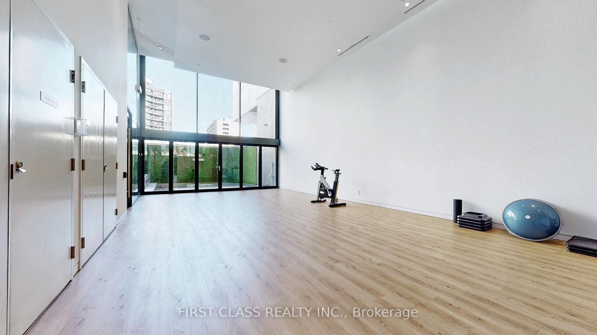 185 Roehampton Avenue Unit 1606 photo 37