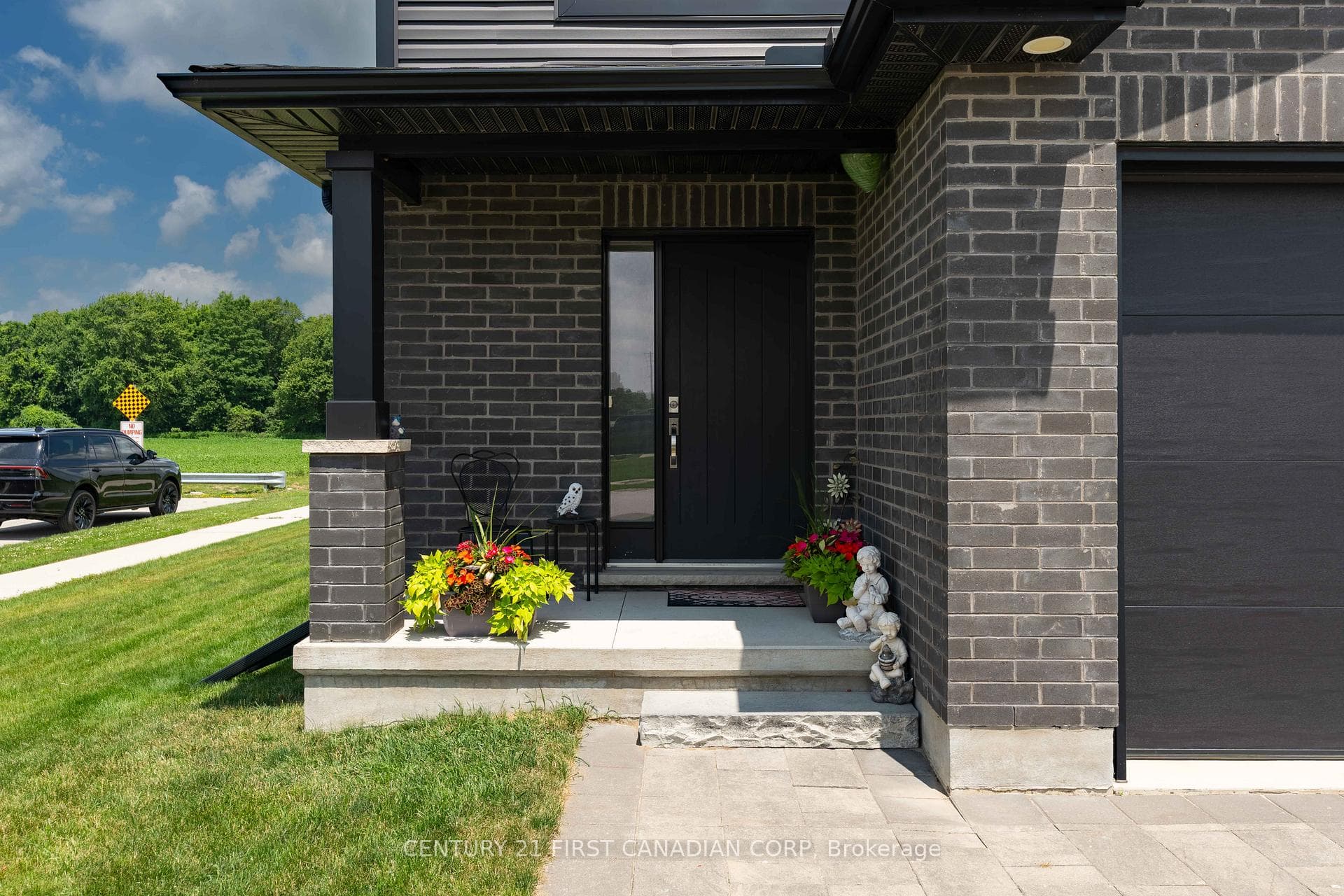 150 Gilmour Drive photo 4