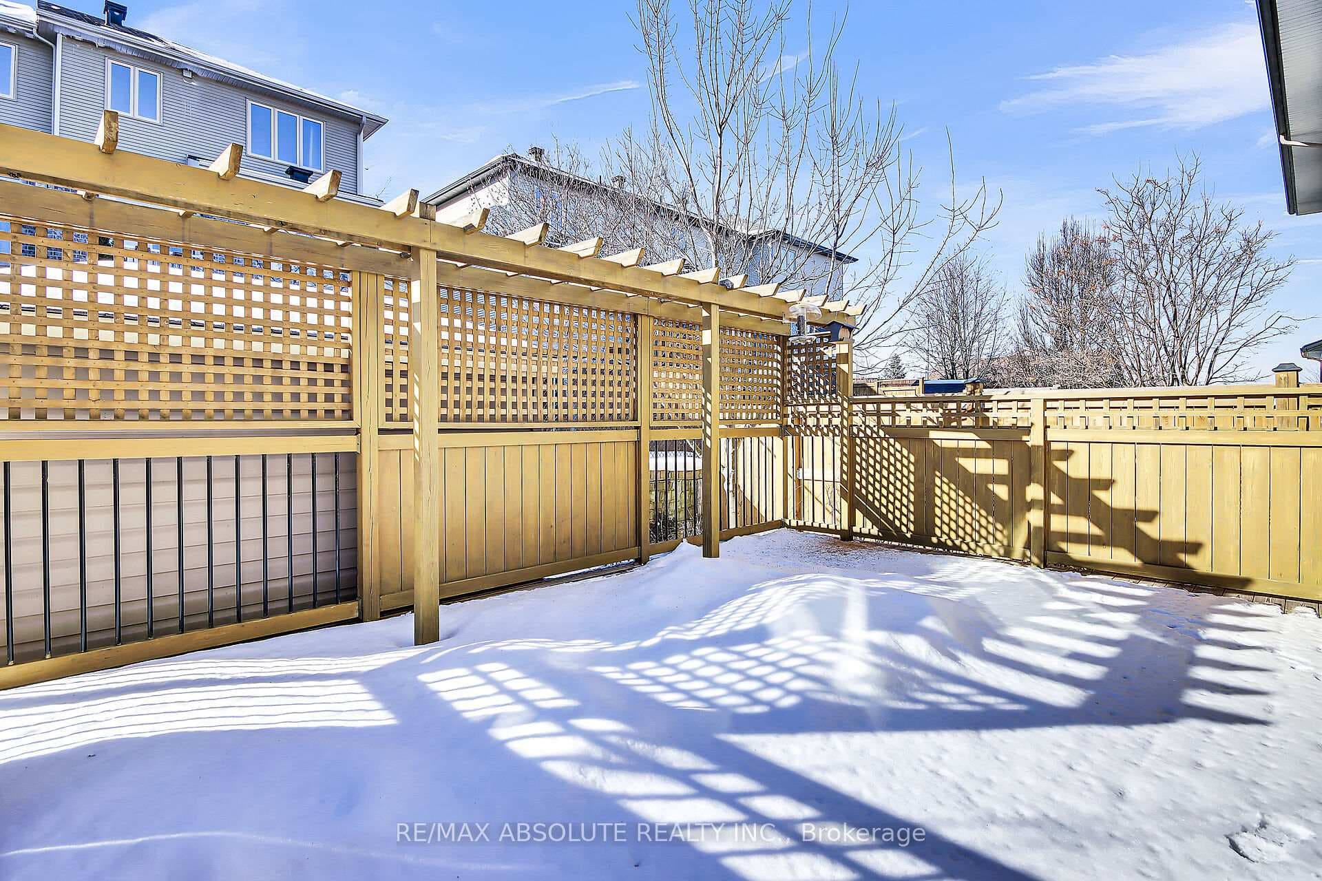 1118 Tischart Crescent photo 38