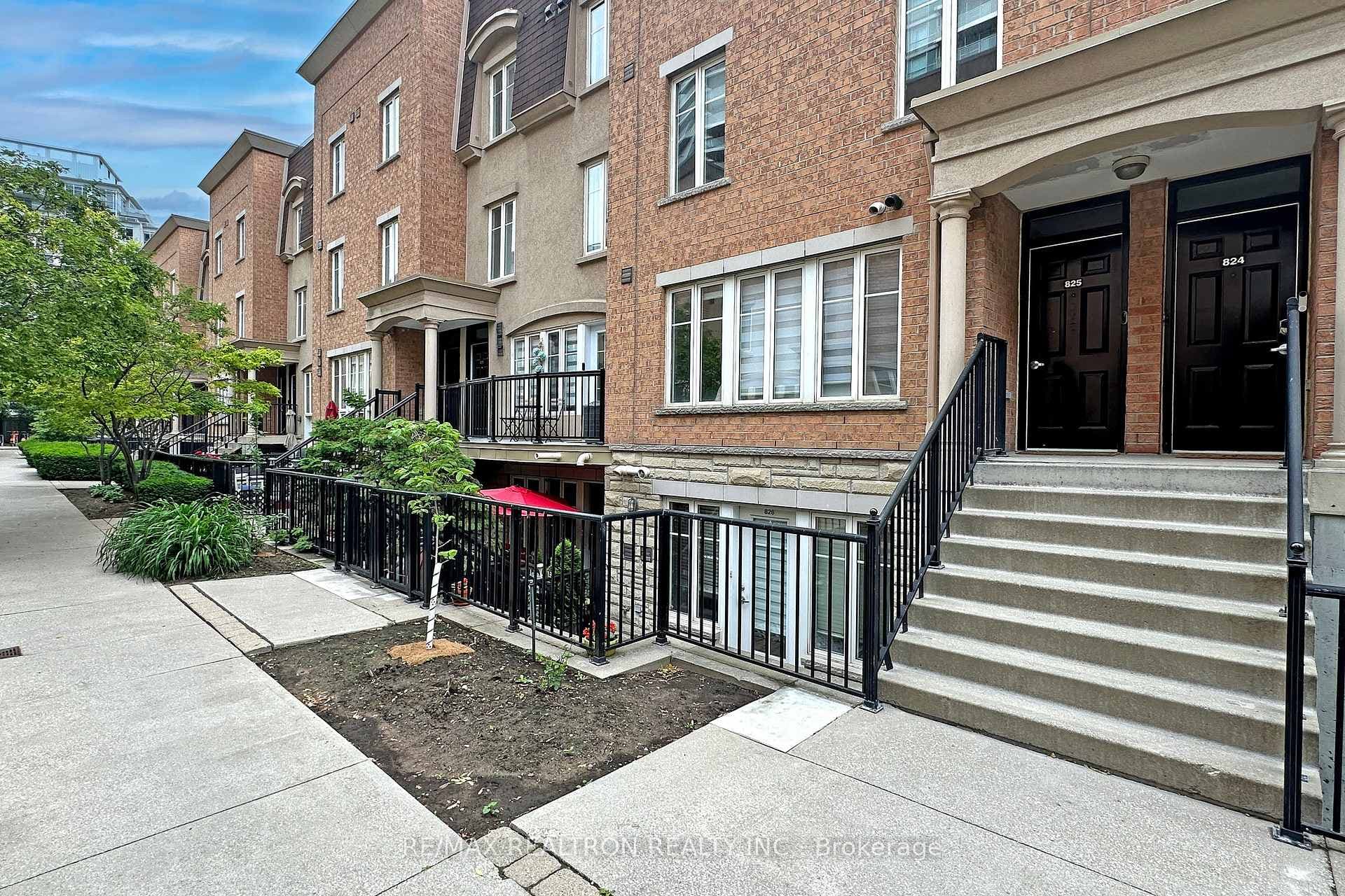 46 Western Battery Road Unit 826 photo 18