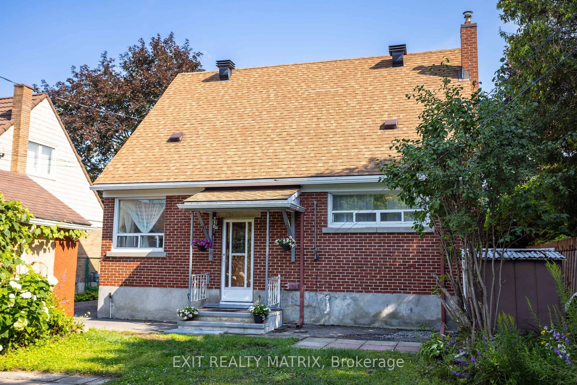 552 Dunbrack Street photo 37