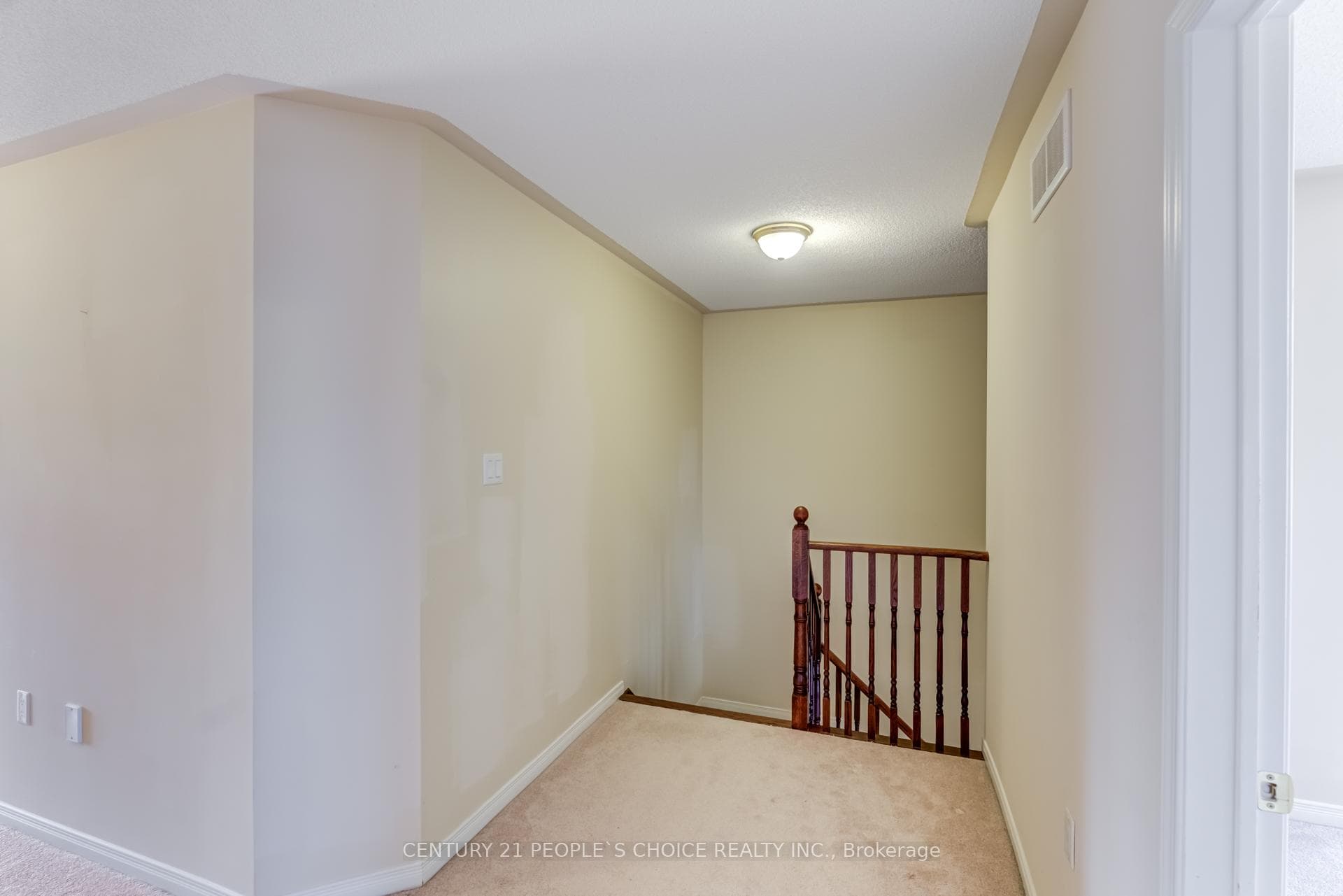 95 Richardson Crescent photo 23