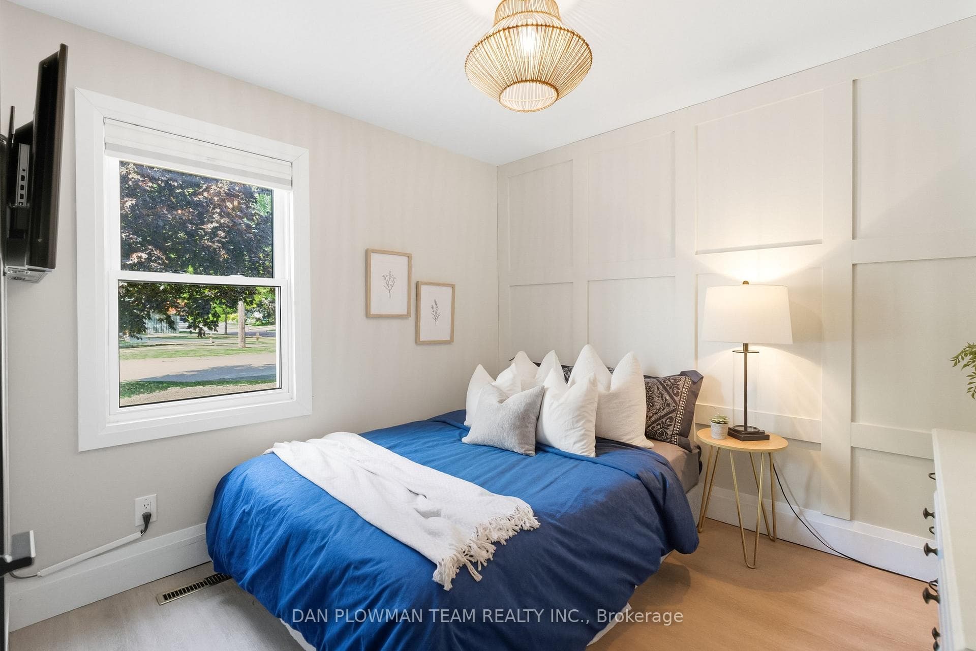 1007 Dunlop Street photo 31