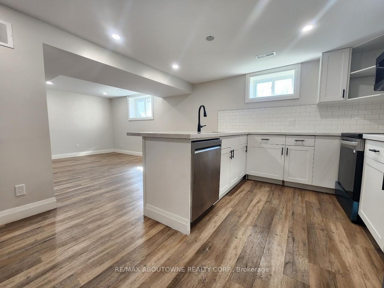 366 Upper Ottawa Street Unit BSMT photo 5