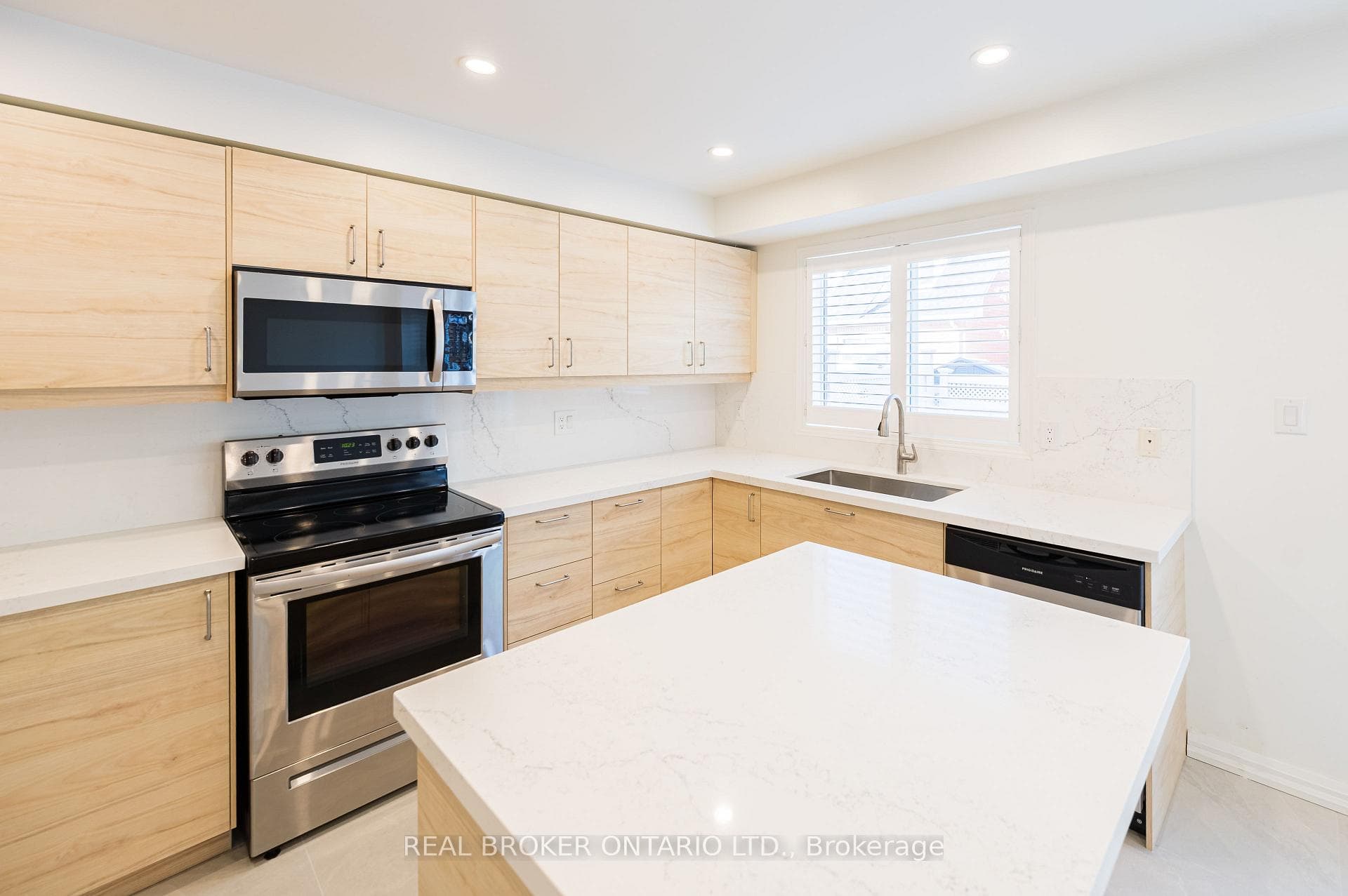 25 Arundel Drive photo 8