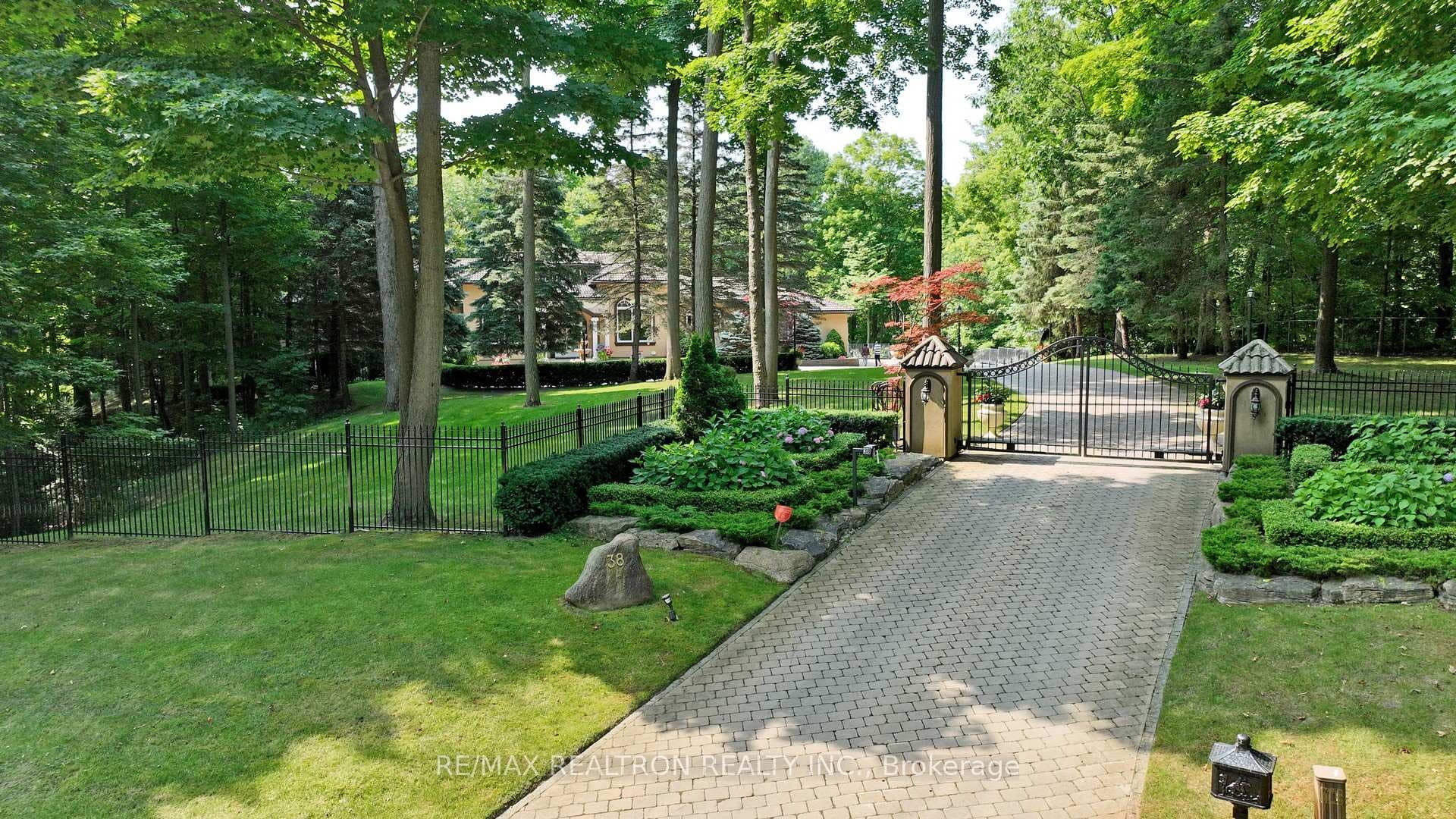 38 Bridgewater Drive photo 37