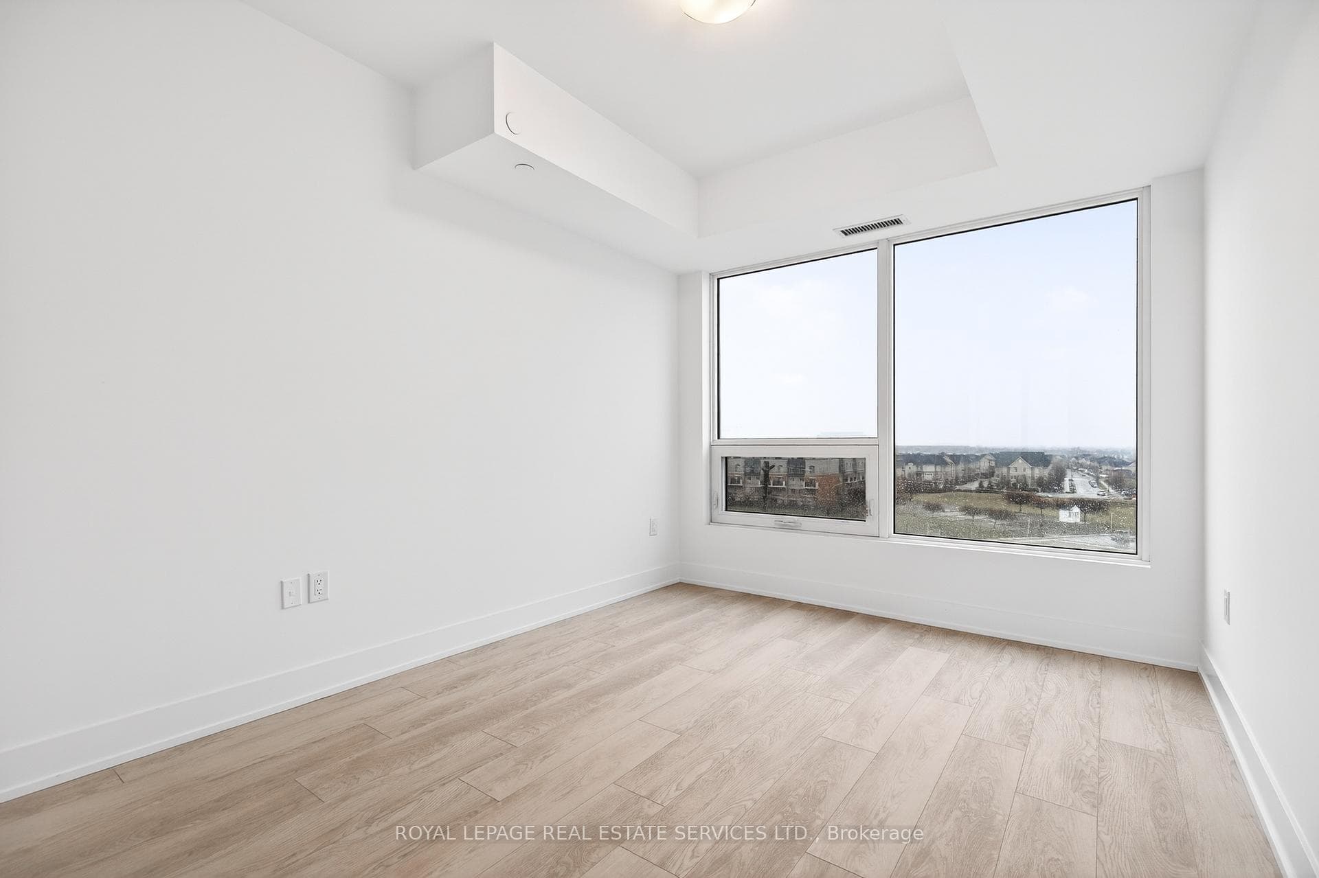 2450 Old Bronte Road Unit 512 photo 14