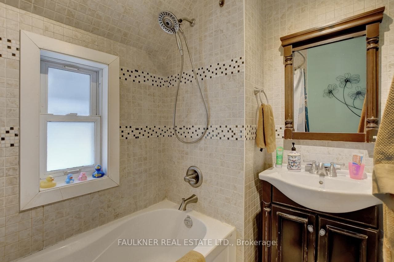 37 Arlington Avenue photo 23