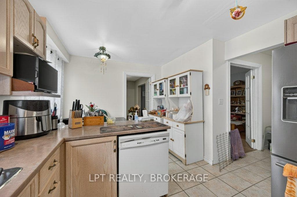 645 Roosevelt Drive photo 15
