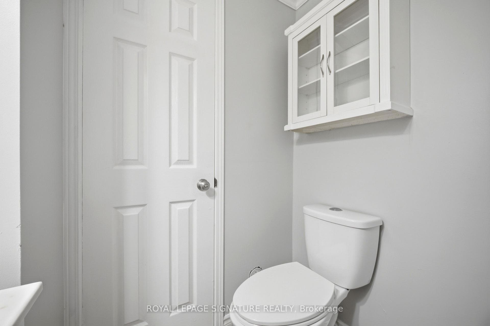2 Lambton Court photo 36