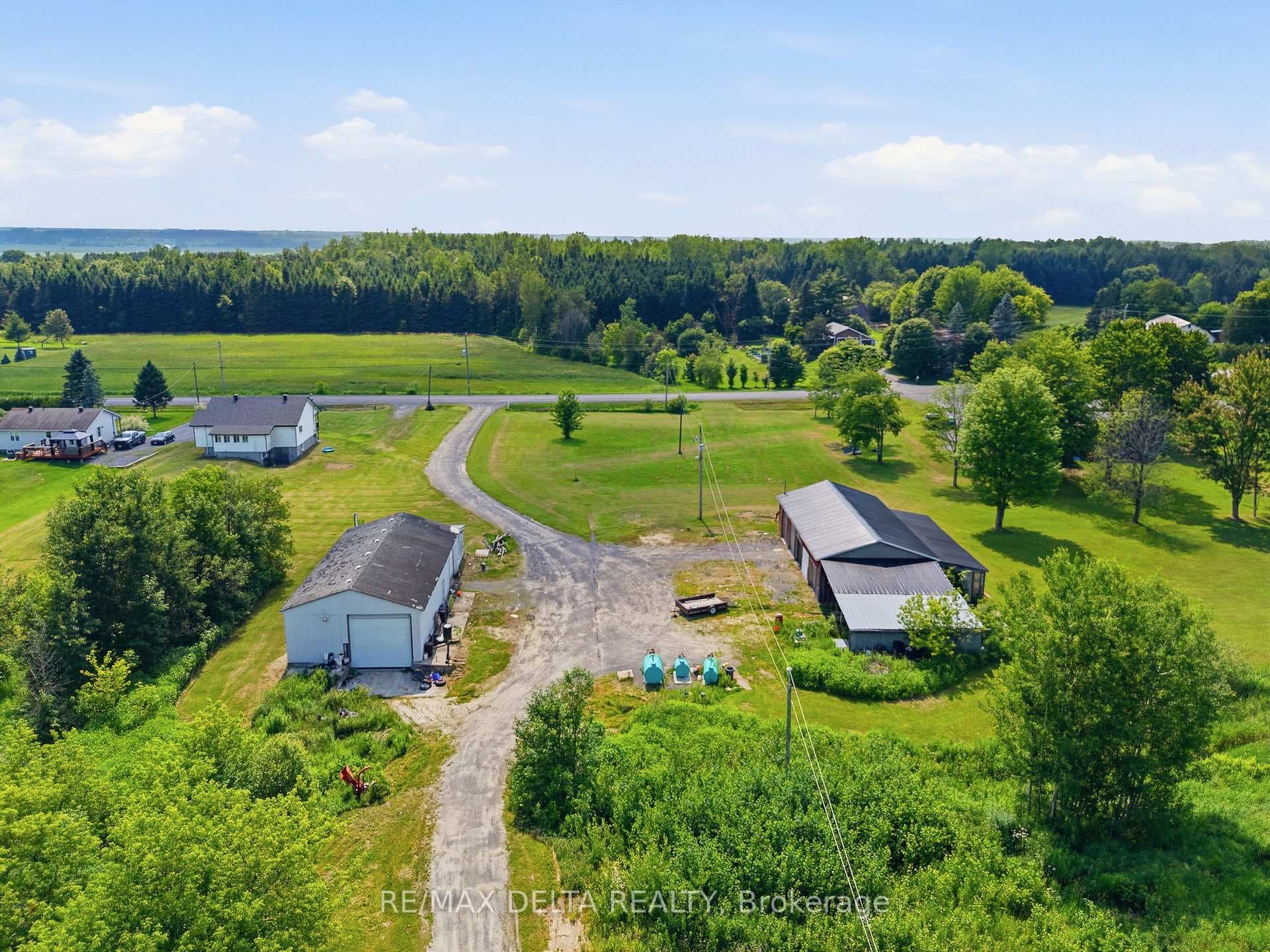 1549 du Lac Road photo 29