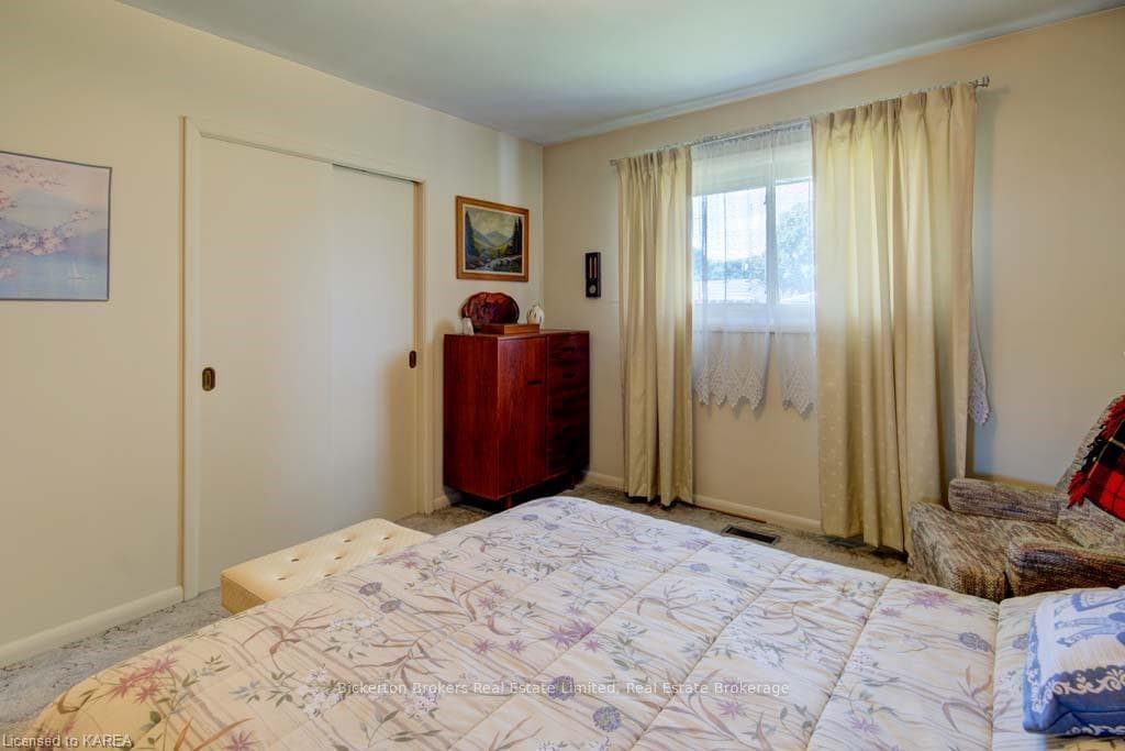 258 ARTHUR Street photo 32