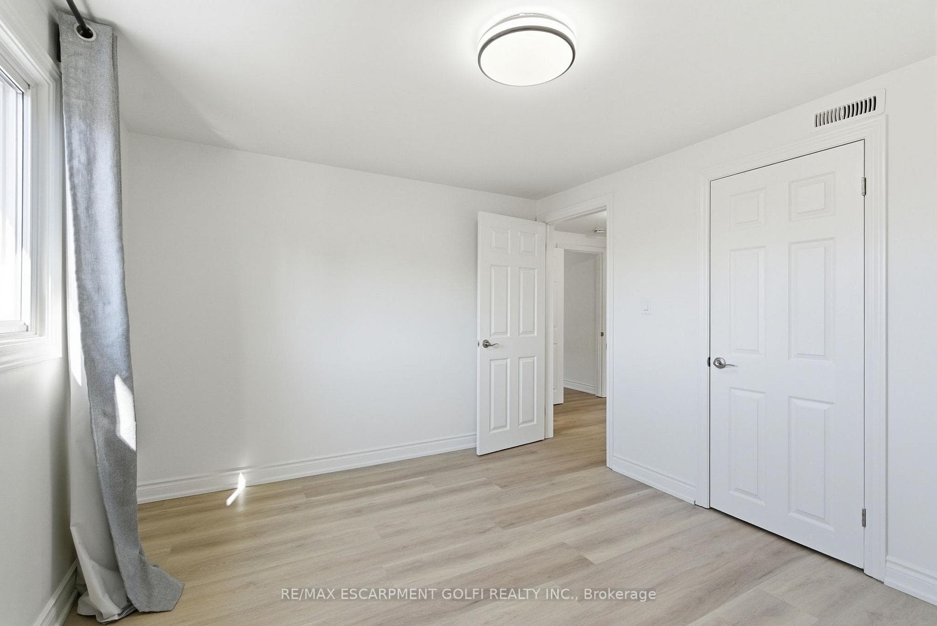 216 Walter Avenue photo 23