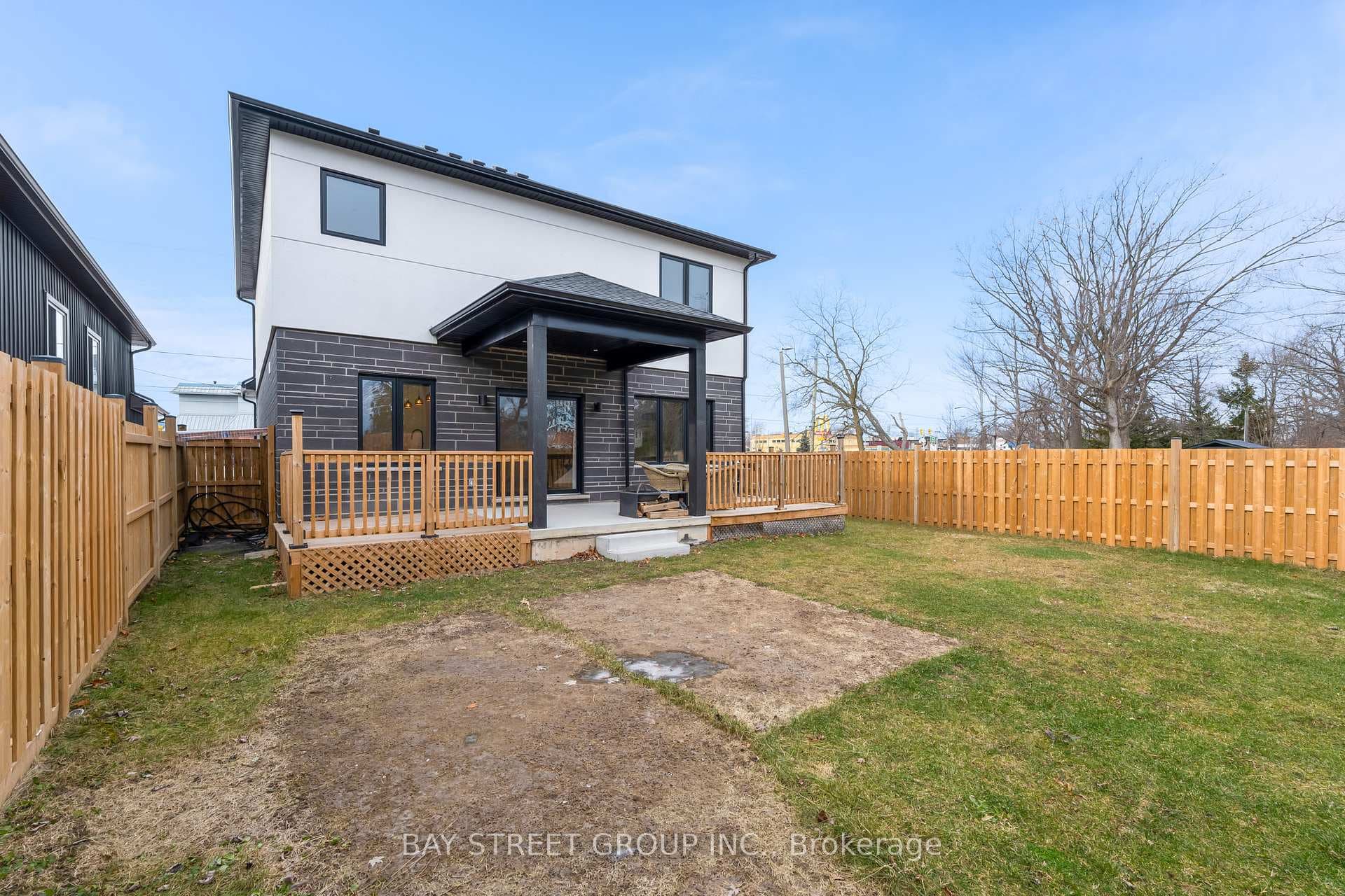 402 Aqueduct Street photo 49