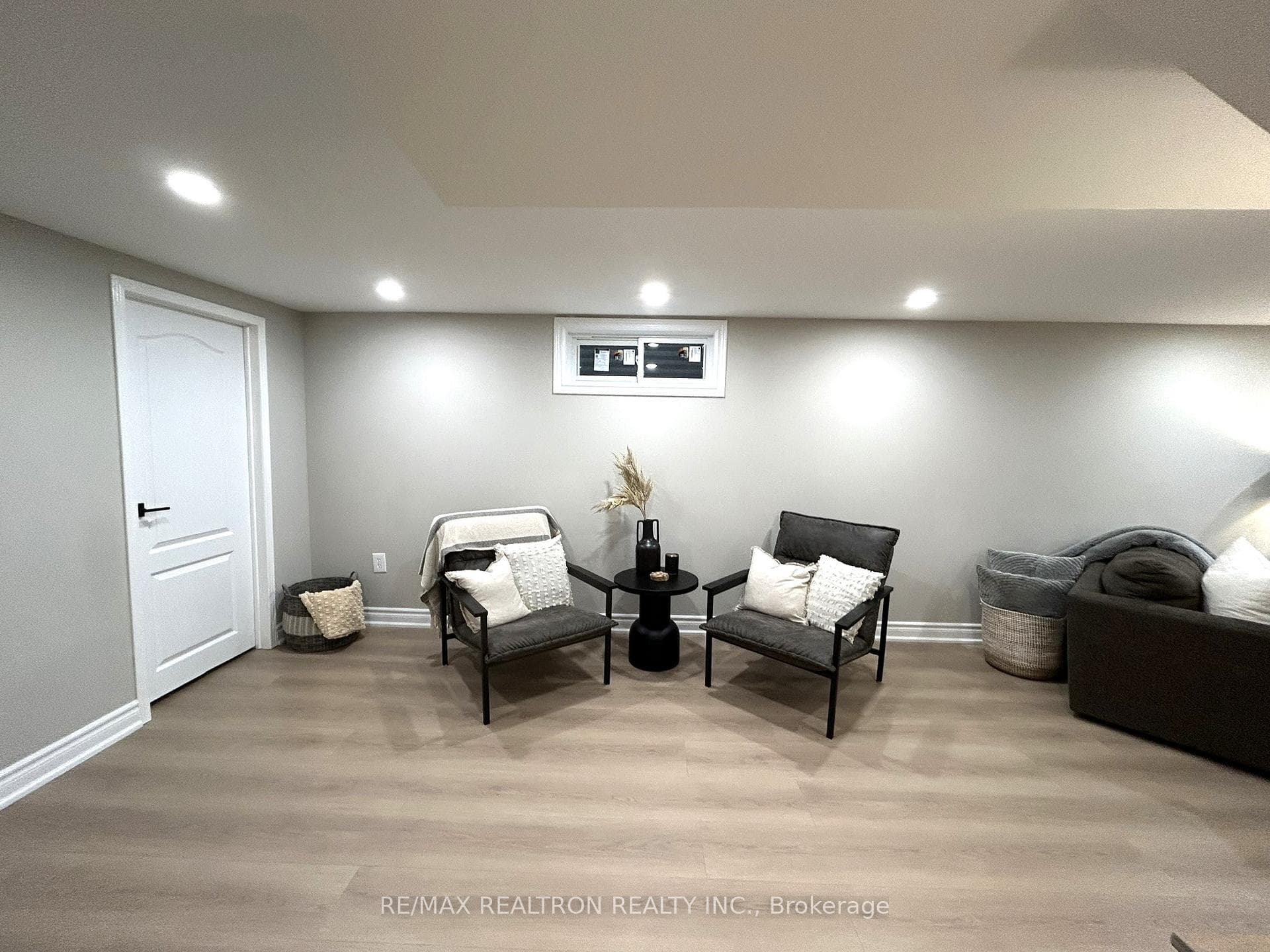 95 Hills Road photo 20