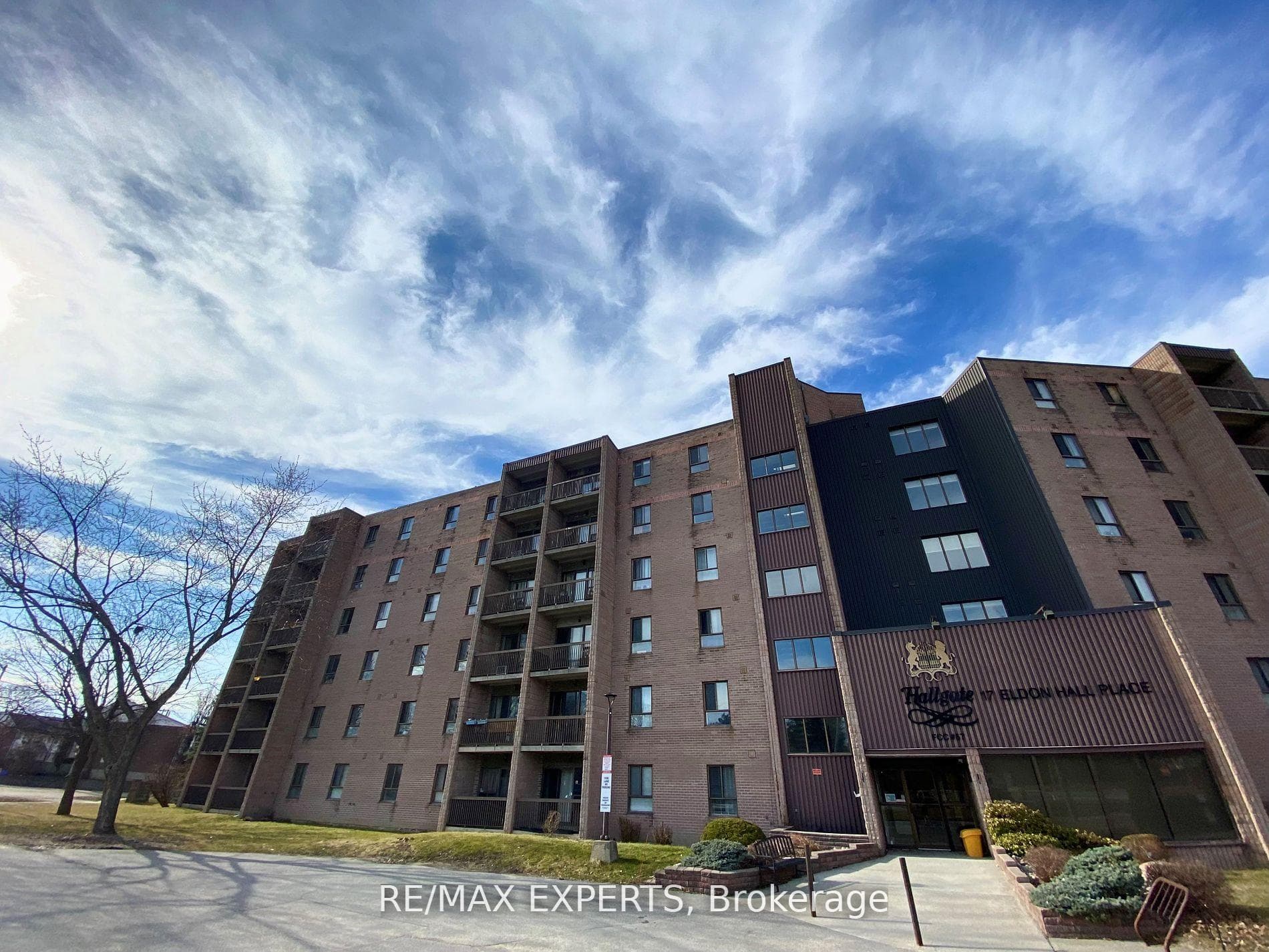 17 Eldon Hall Place Unit 406 photo 1