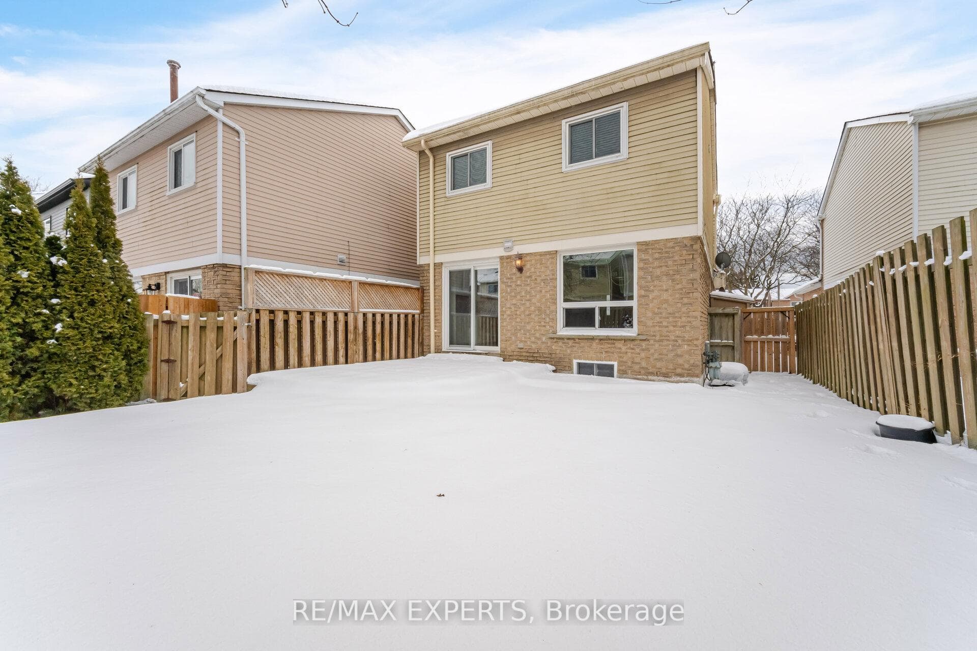 99 Greenfield Crescent photo 40