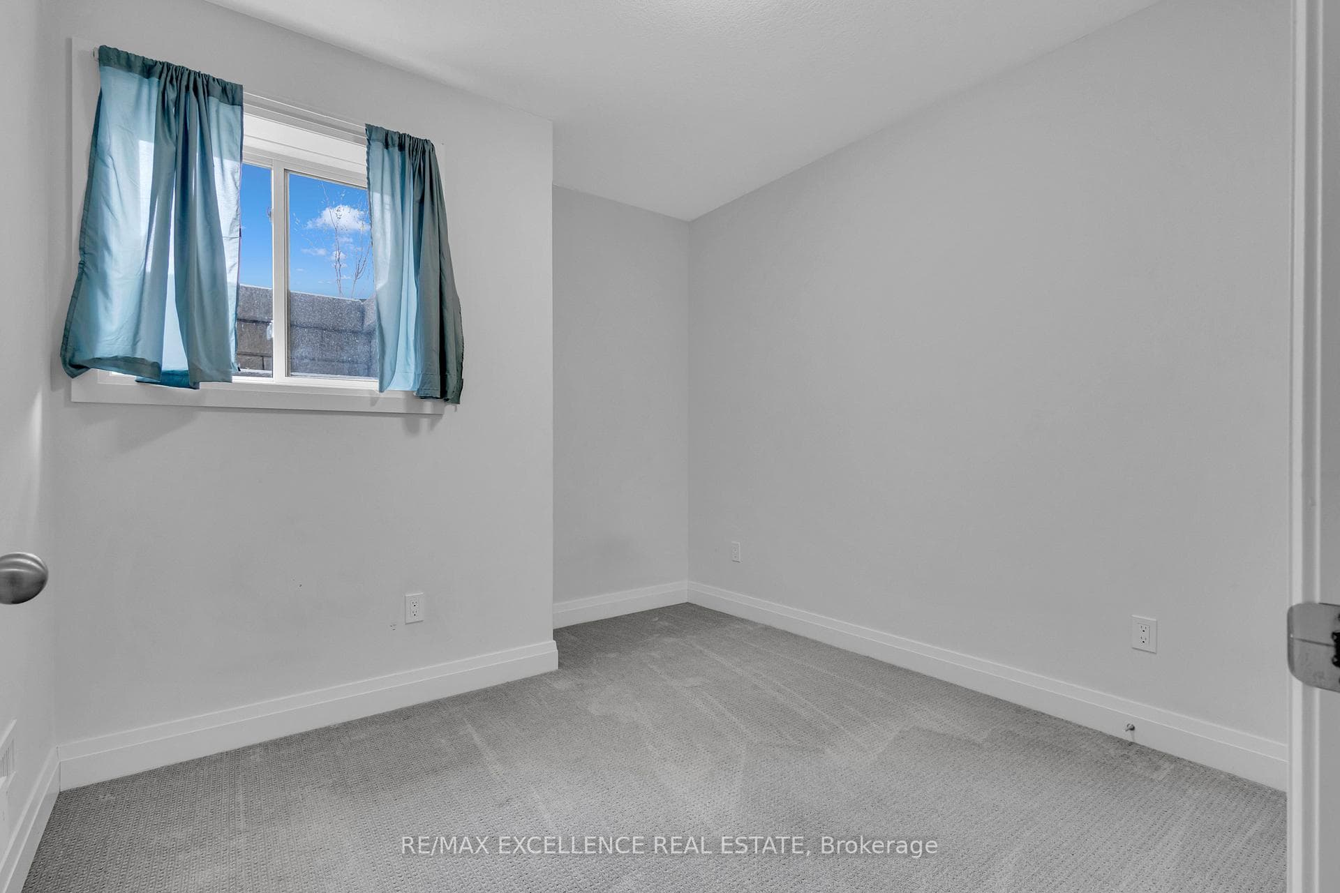 600 Victoria Street Unit 17 photo 11