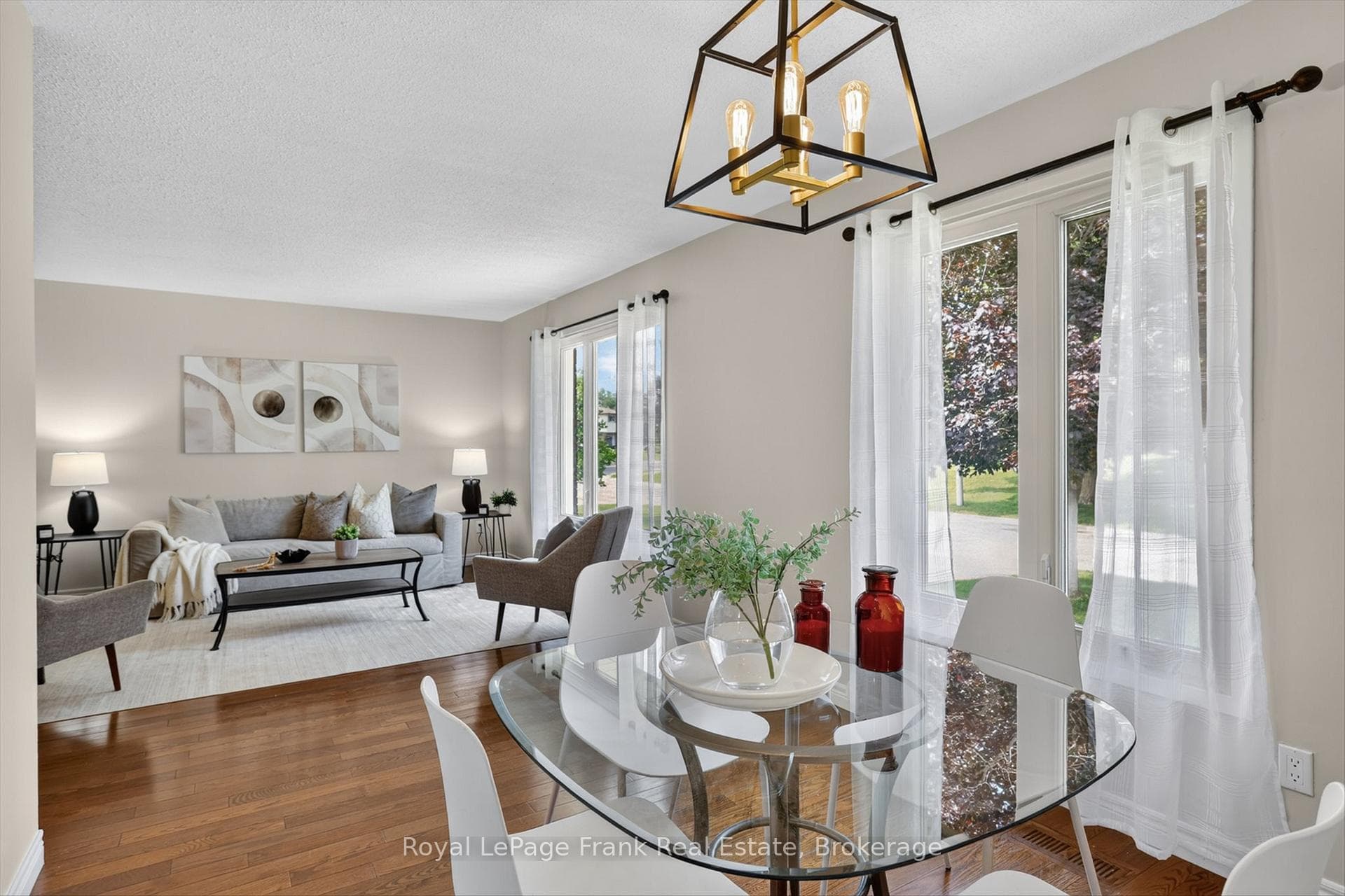 1717 Woodgrove Crescent photo 10