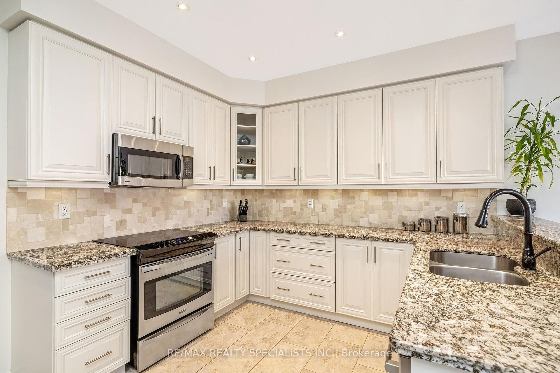 1440 Rolph Terrace photo 9