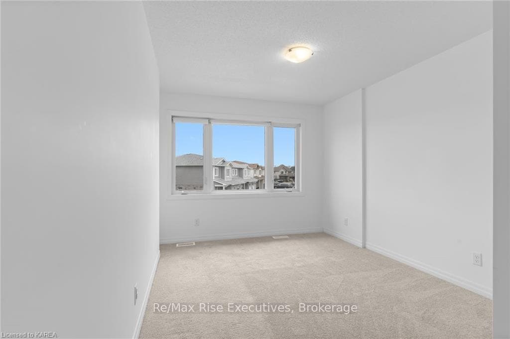 908 RIVERVIEW Way photo 23