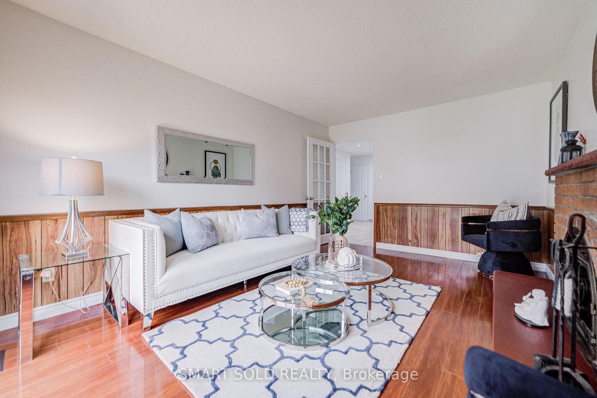 837 Queensbridge Drive photo 8