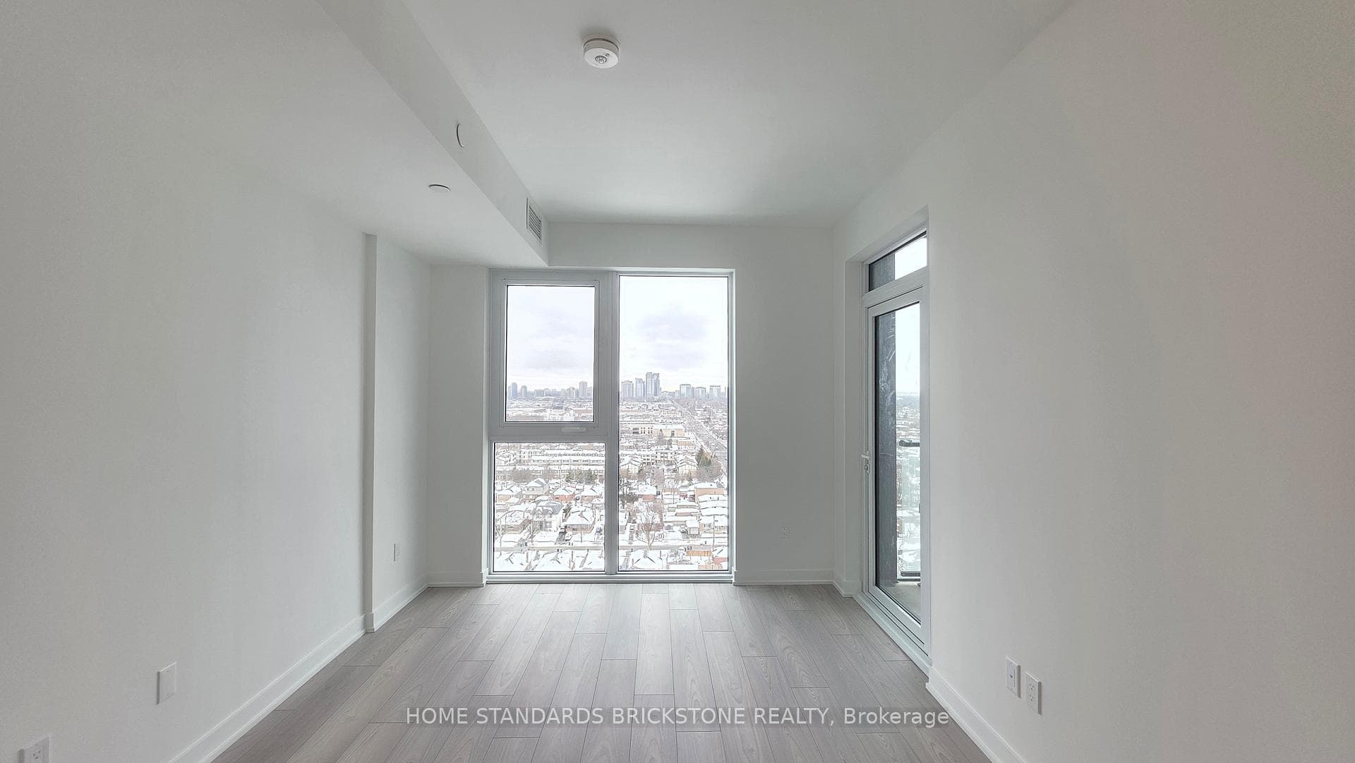 1007 The Queensway N/A Unit 1510 photo 4