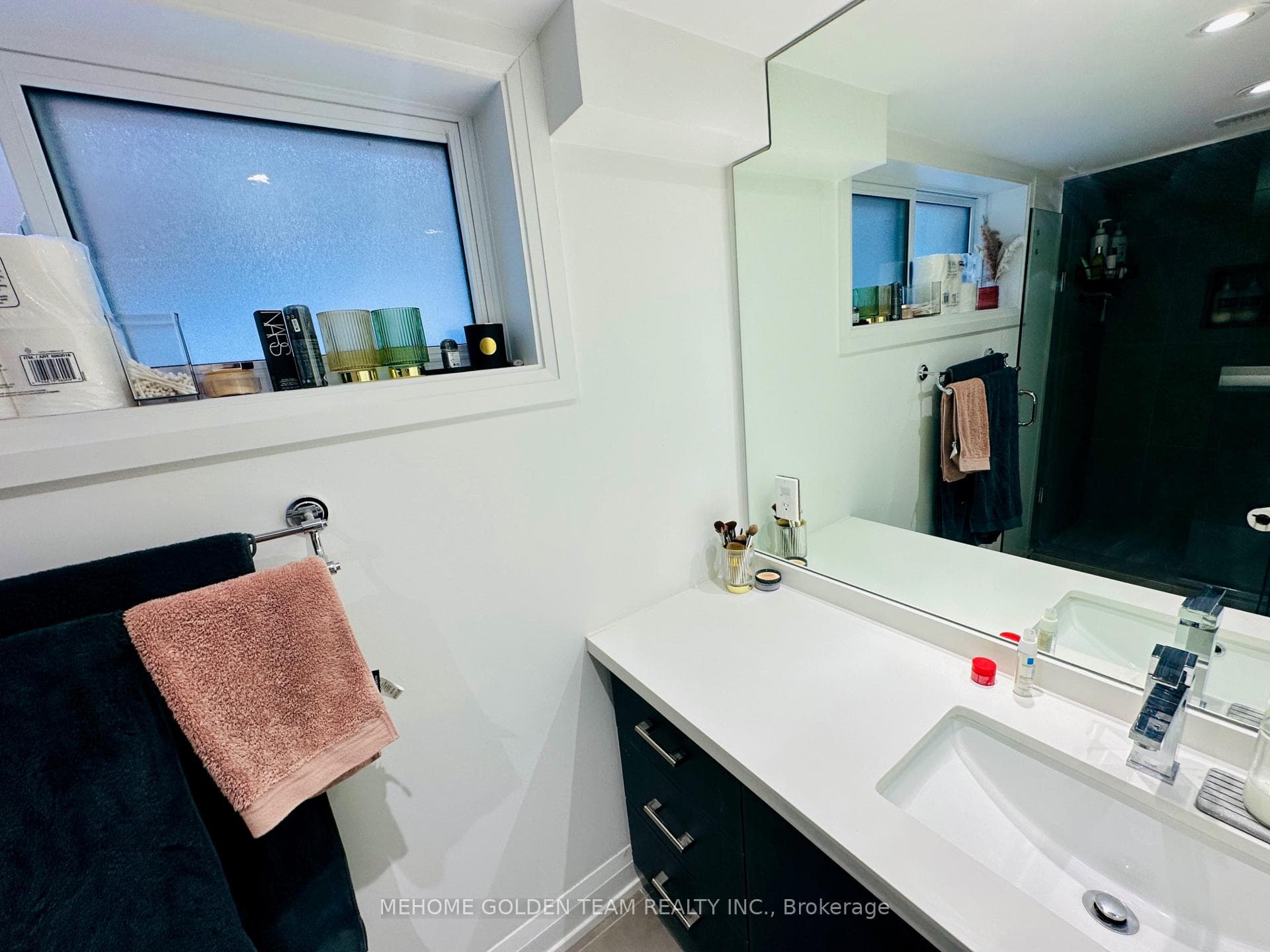 2 Abbotsfield Gate photo 34