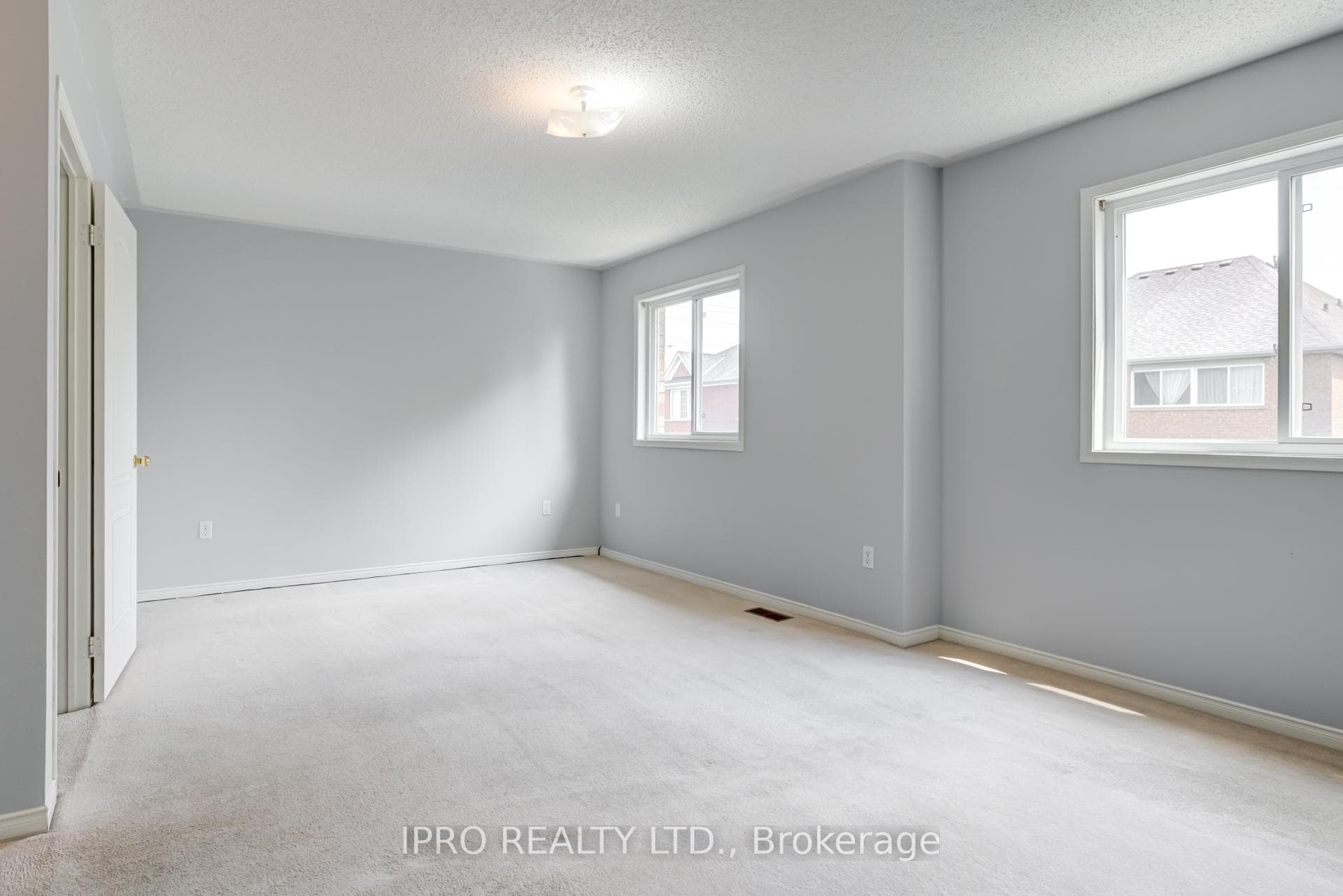 3076 Wrigglesworth Crescent photo 37