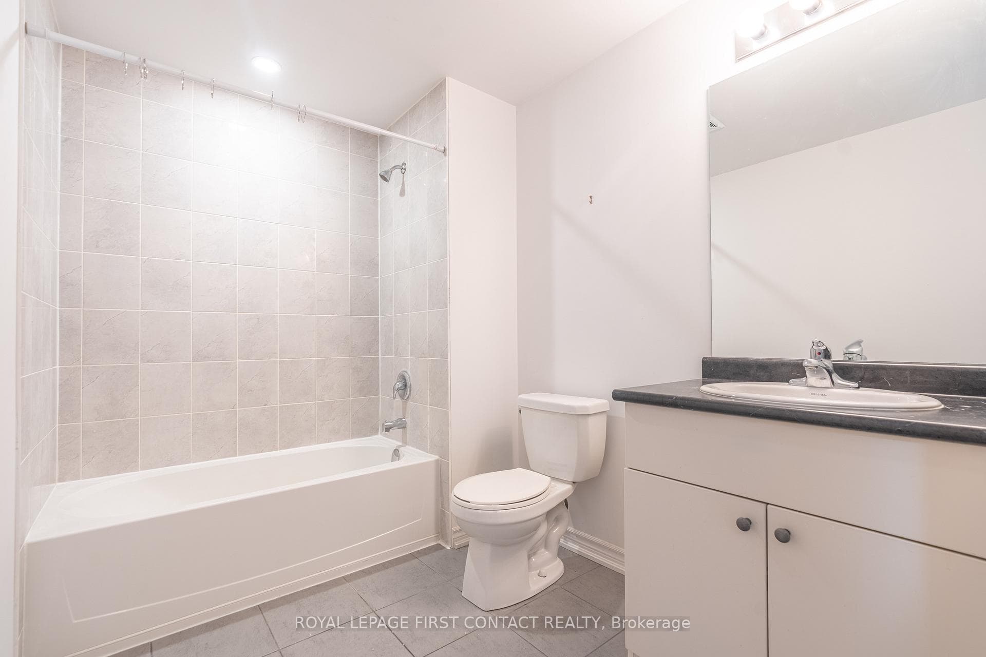 720 YONGE Street Unit 311 photo 11