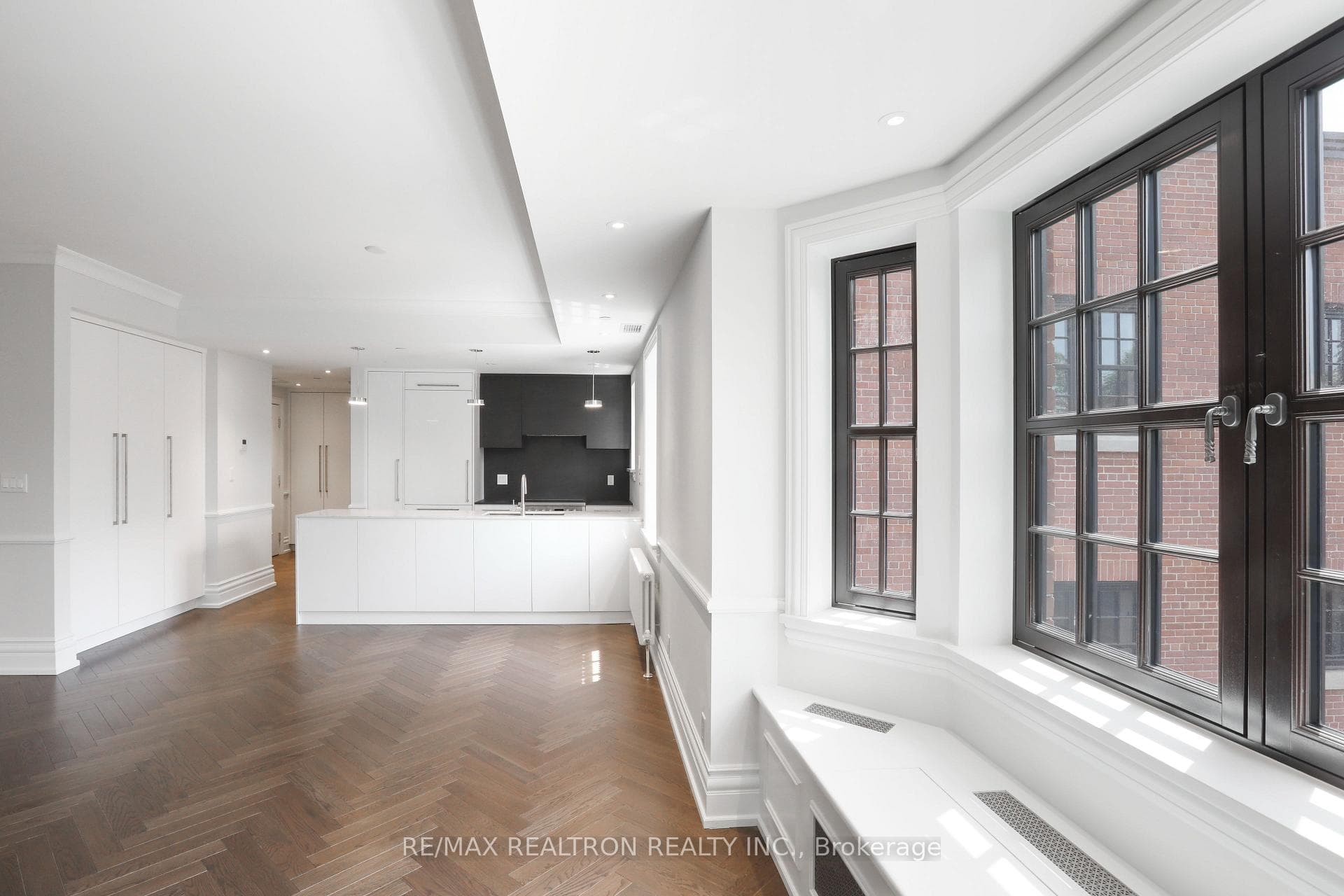 2 Clarendon Avenue Unit 206 photo 6
