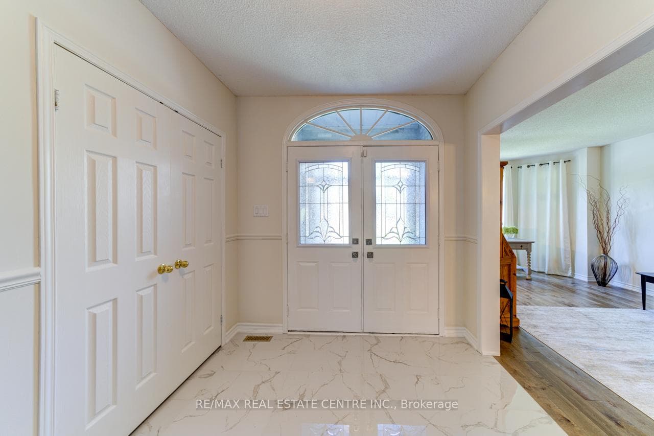 48 River Oaks Boulevard photo 5