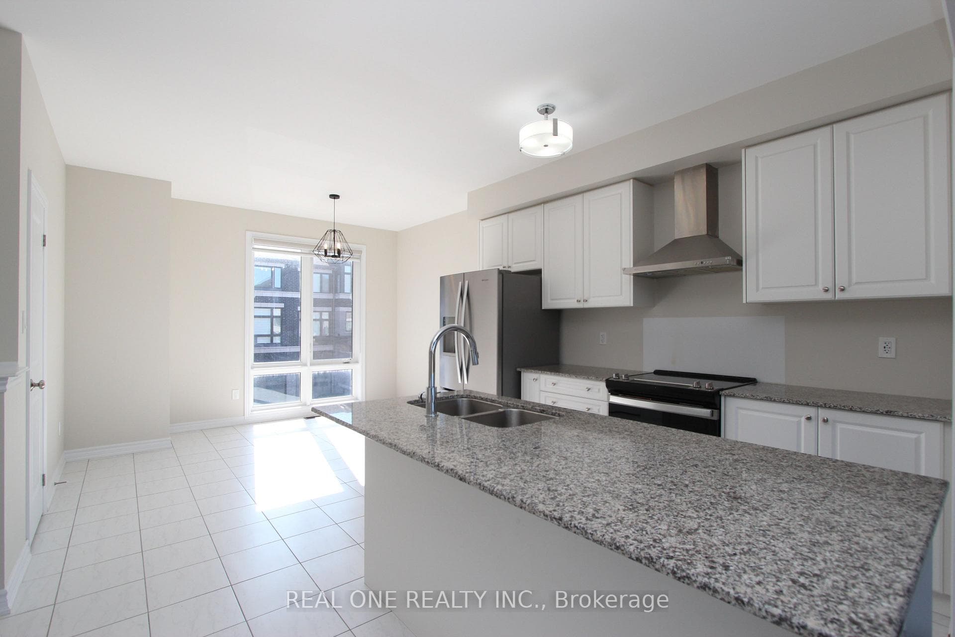 14 Douet Lane photo 9
