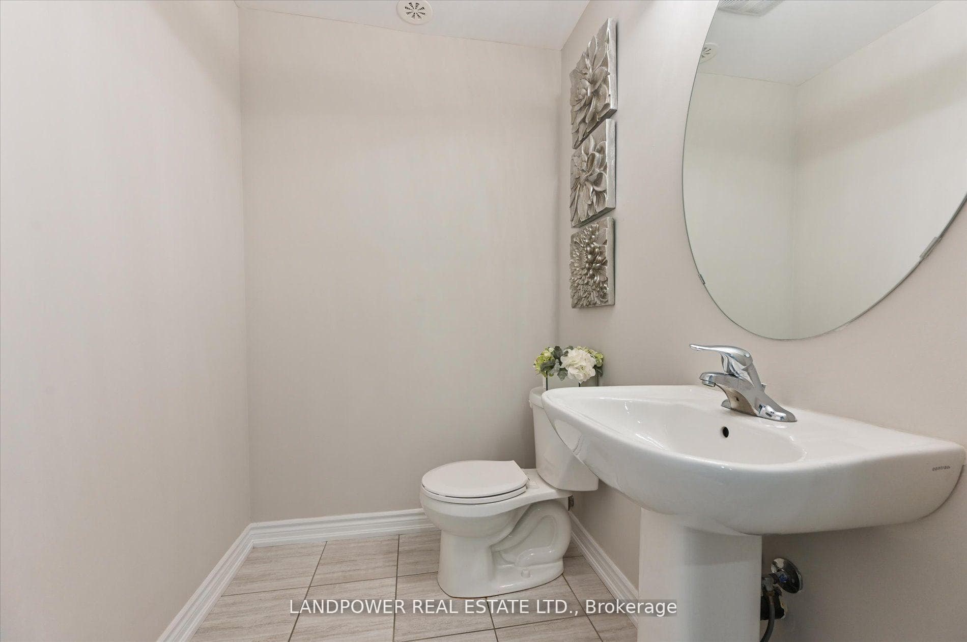 131 Frederick Wilson Avenue photo 14