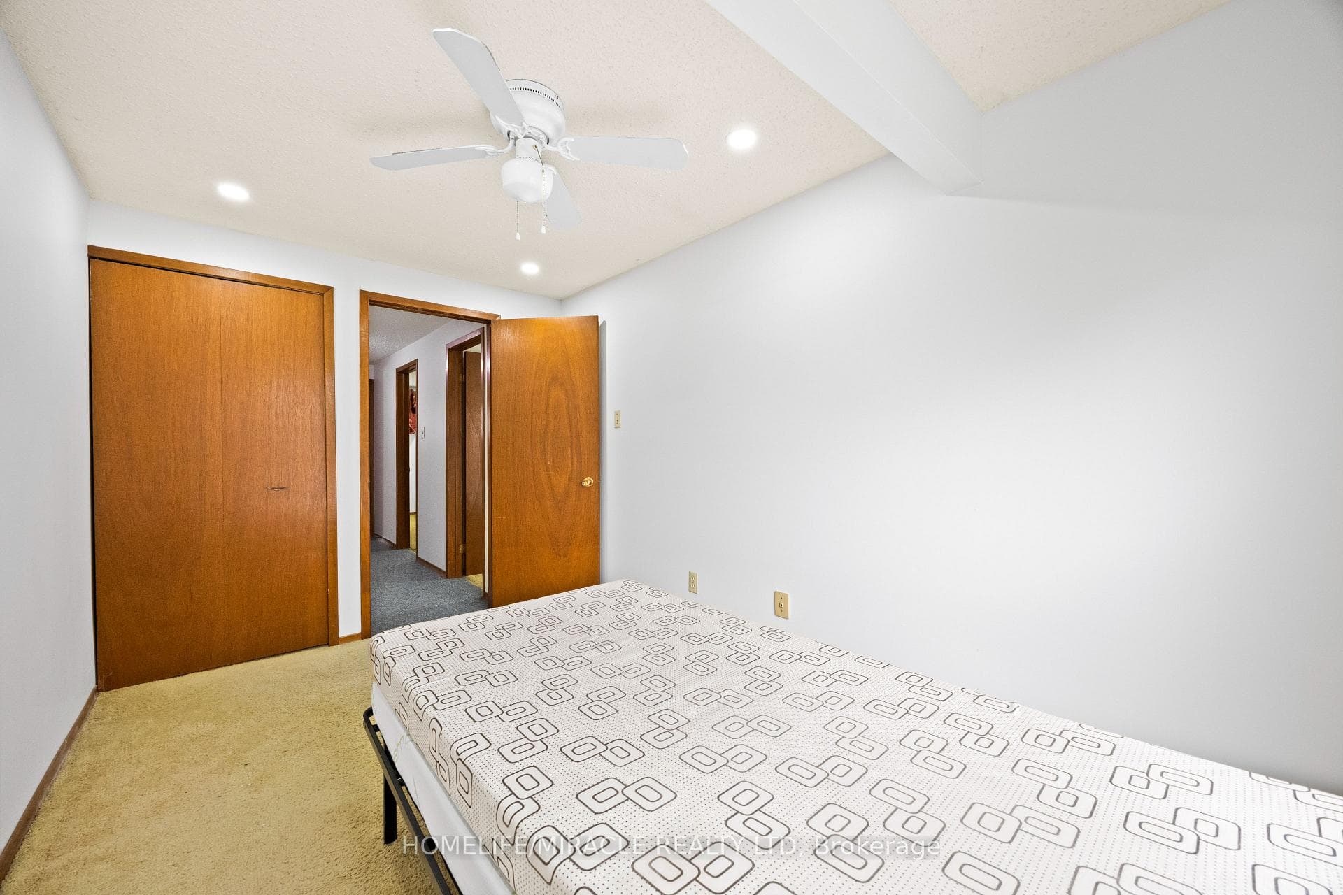 1250 Jalna Boulevard Unit 8 photo 27