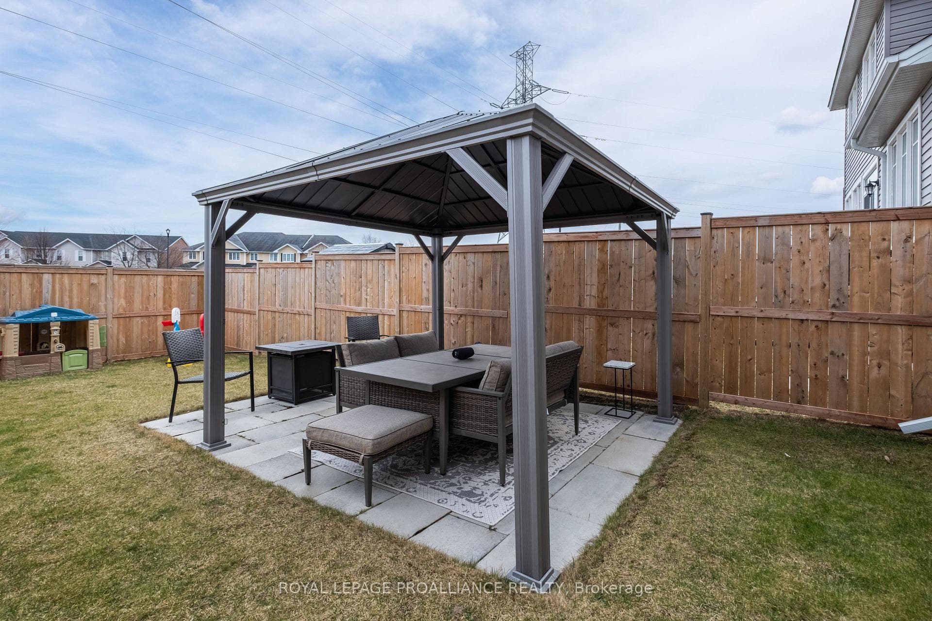 1104 Barrow Avenue photo 7