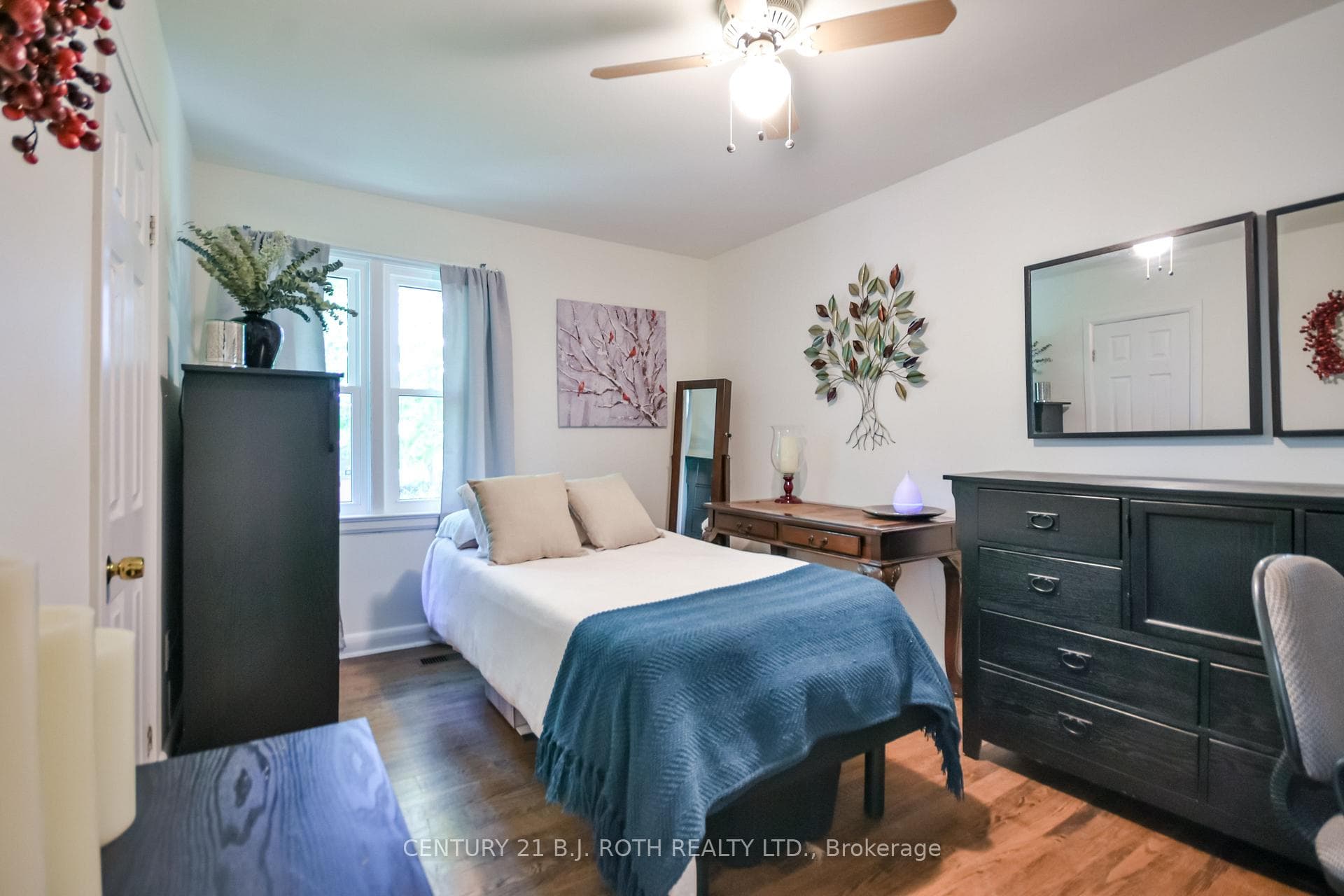 223 Wellington Street photo 18
