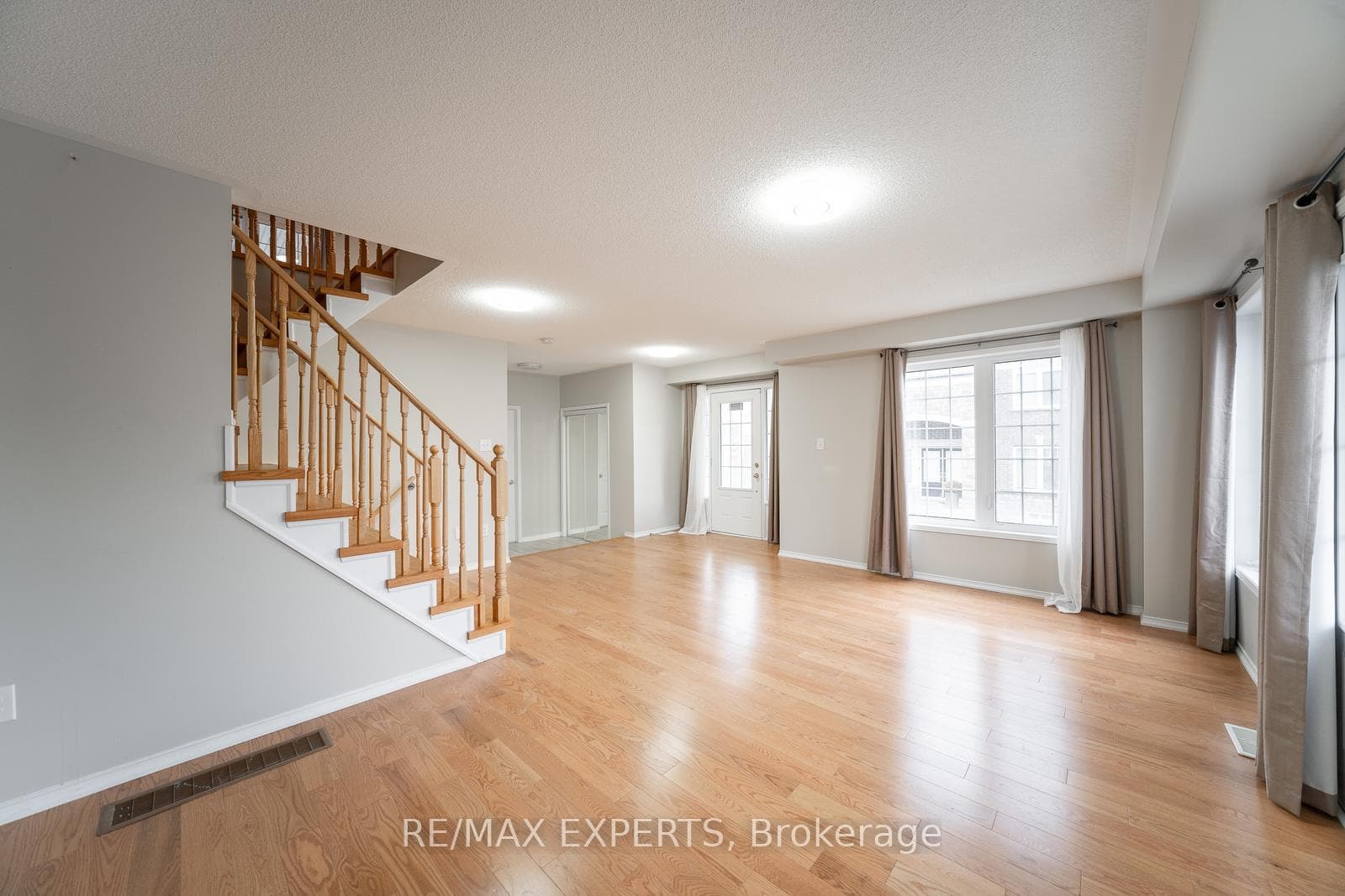 49 Devineridge Avenue photo 13