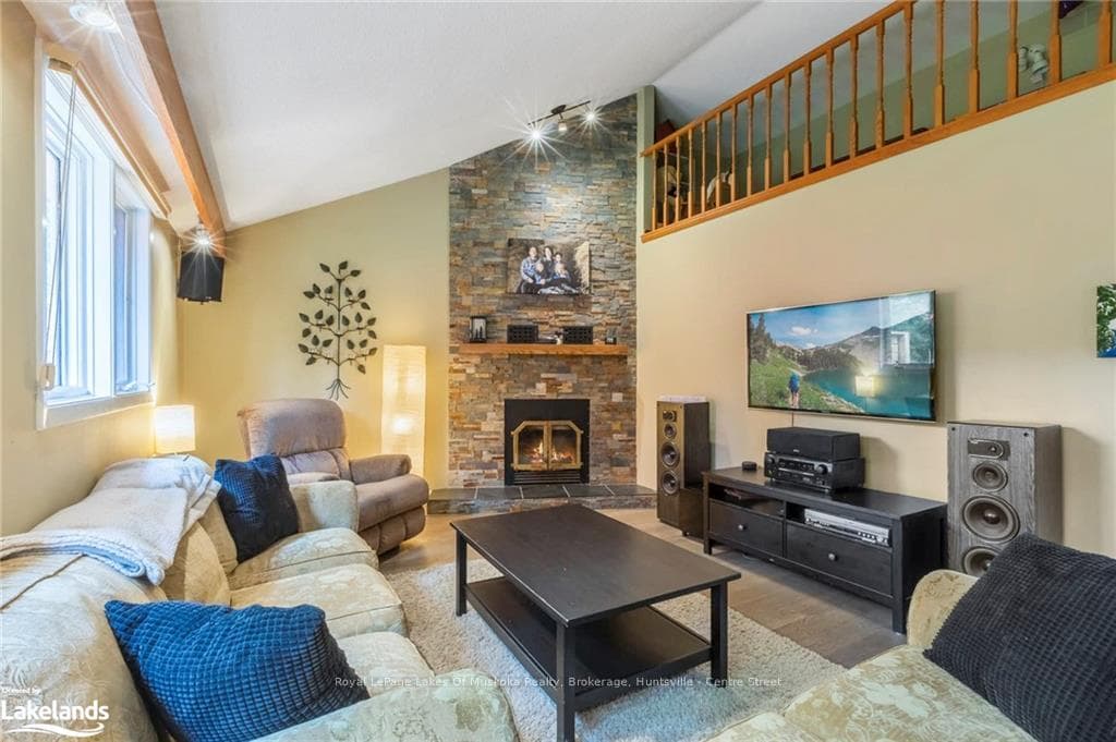 28 LAKE Drive photo 22