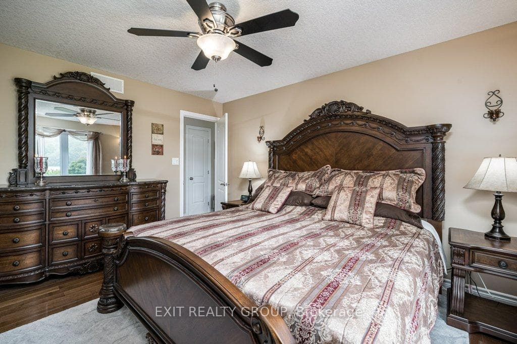 Primary Bedroom with Ensuite and Walk-in-closet
