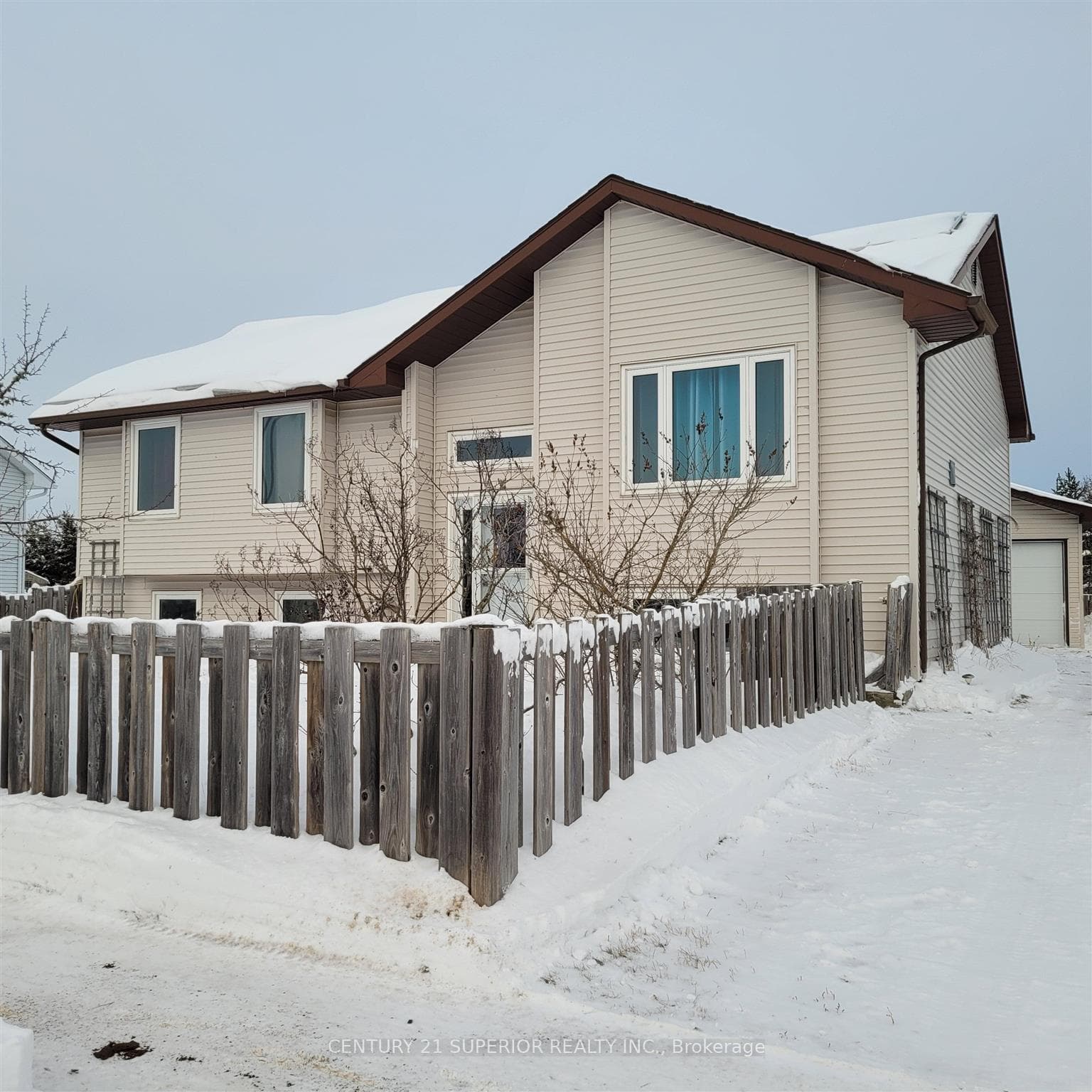 33 Godfrey Drive photo 1