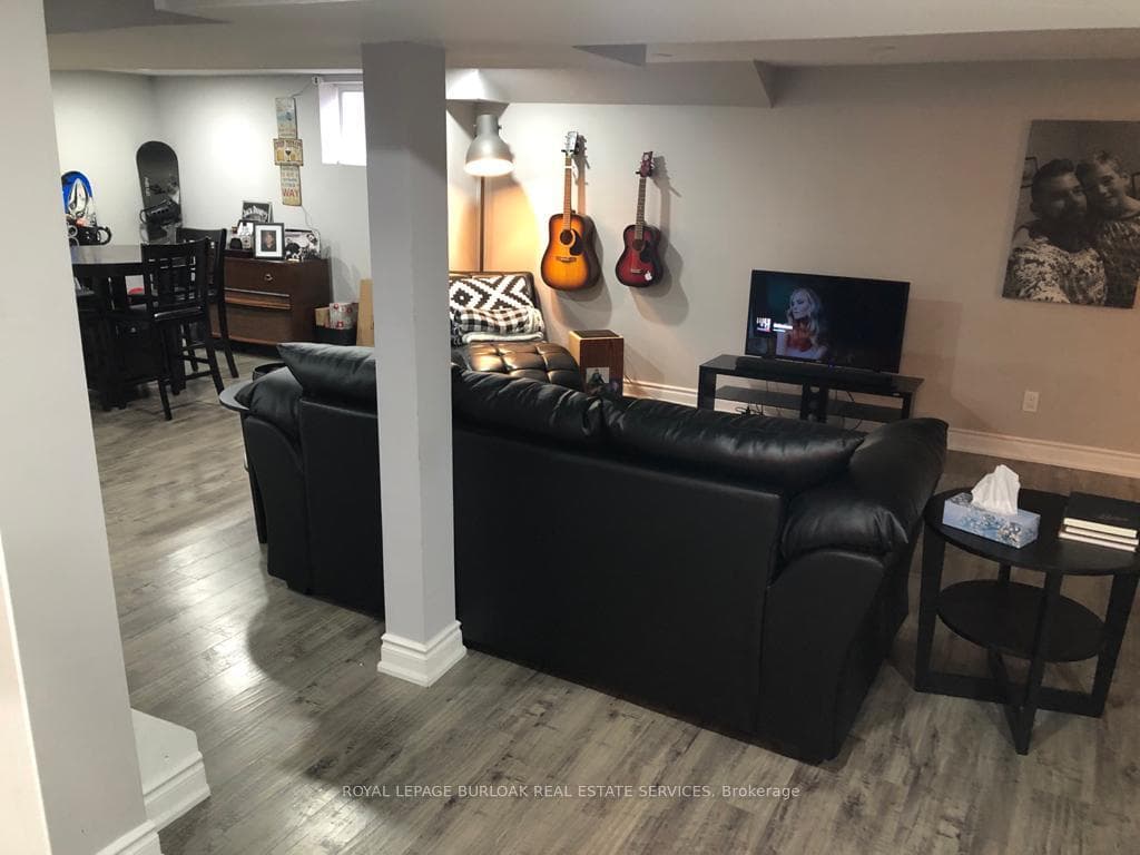 15 Michael Avenue Unit Lower photo 8